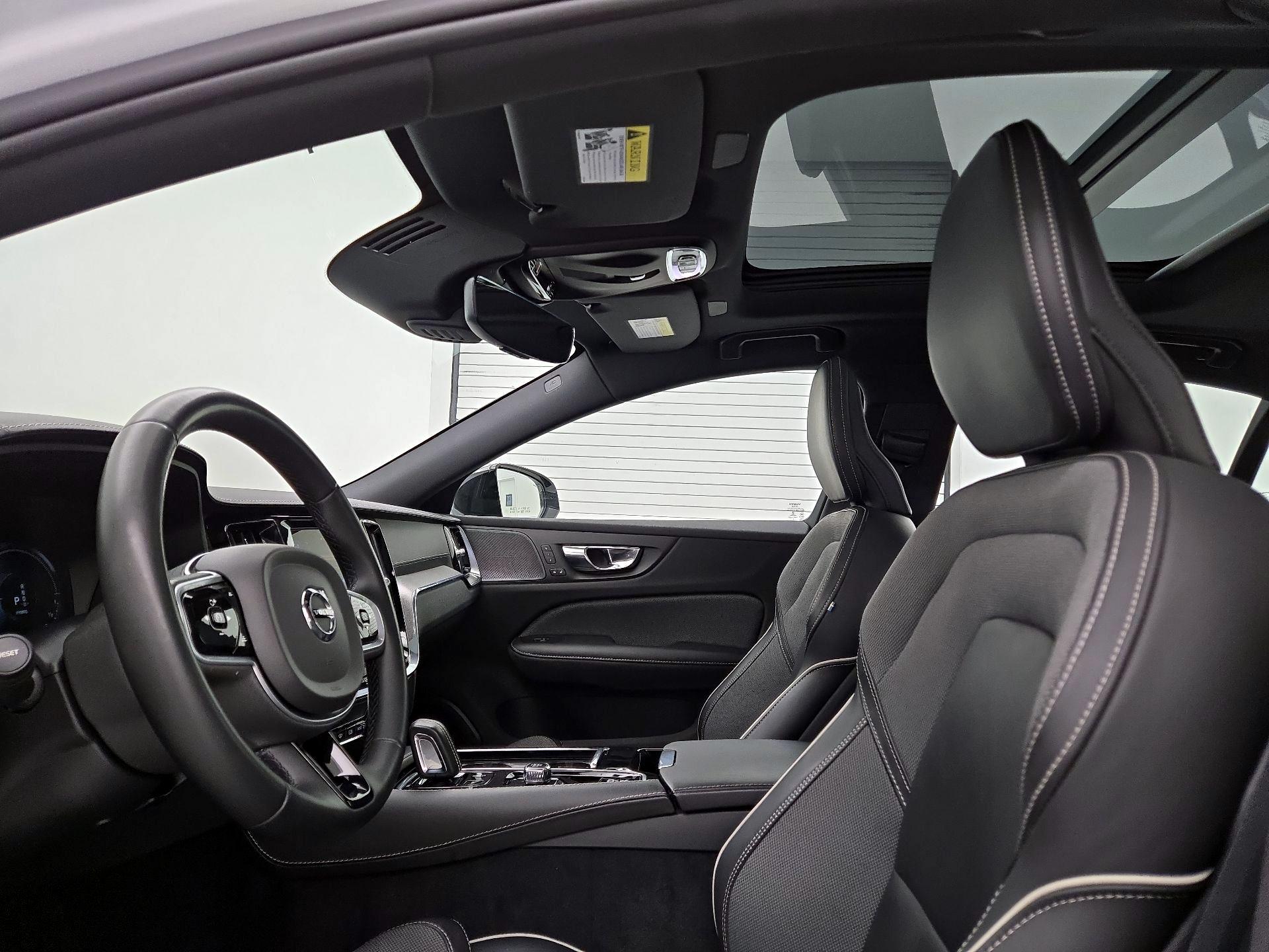 Thumbnail: 2022 Volvo S60 - 20