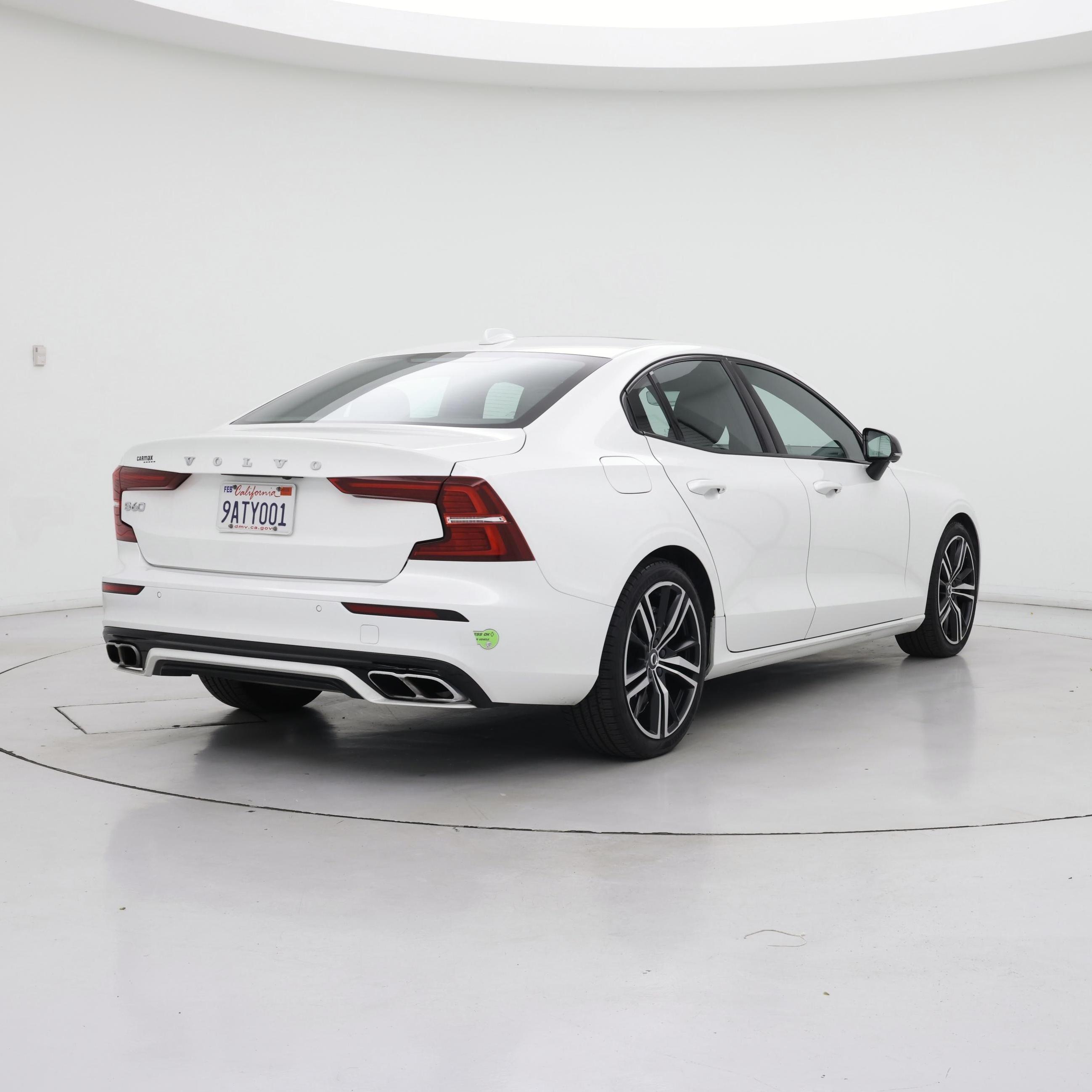 Thumbnail: 2022 Volvo S60 - 8