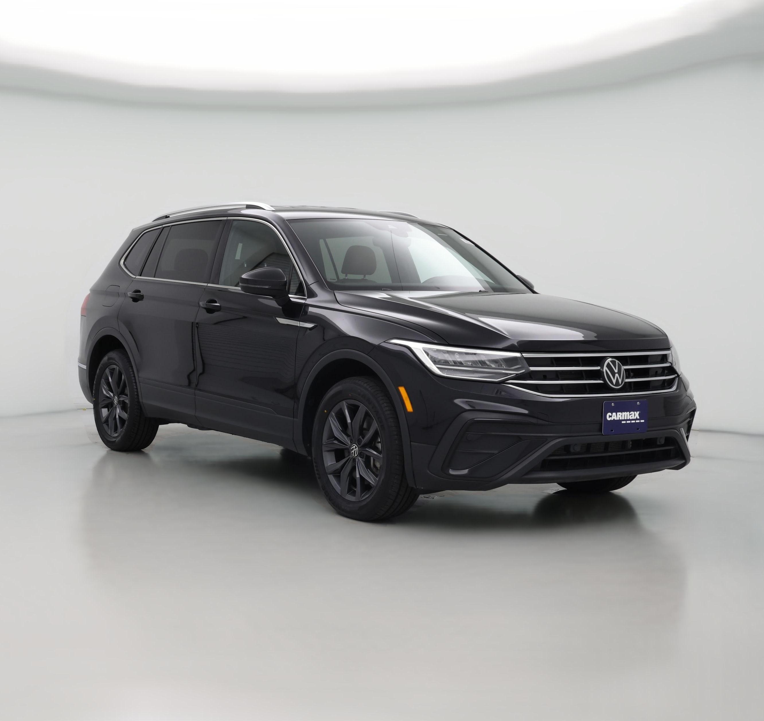 Thumbnail: 2023 Volkswagen Tiguan - 1