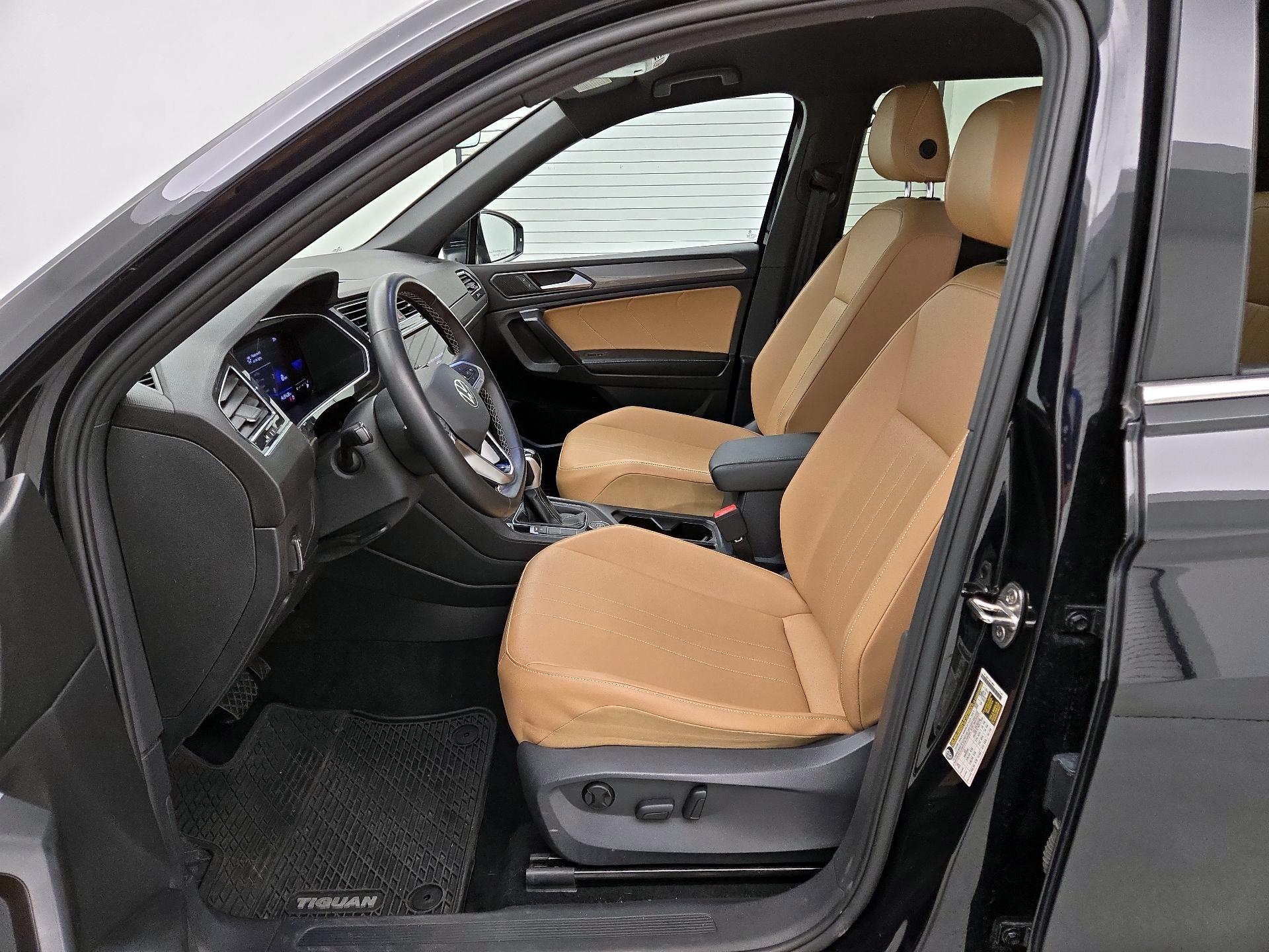 Thumbnail: 2023 Volkswagen Tiguan - 11