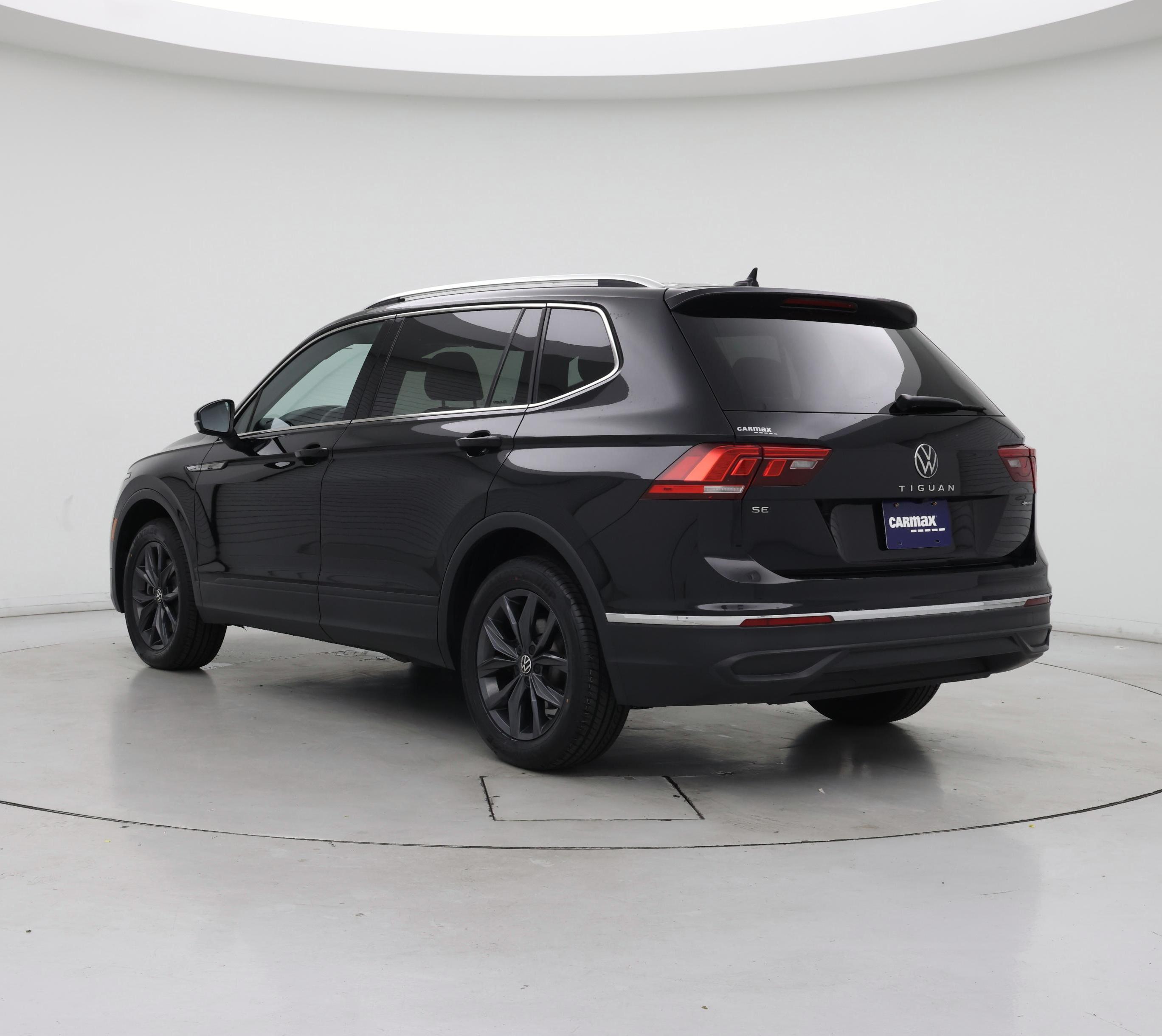 Thumbnail: 2023 Volkswagen Tiguan - 2