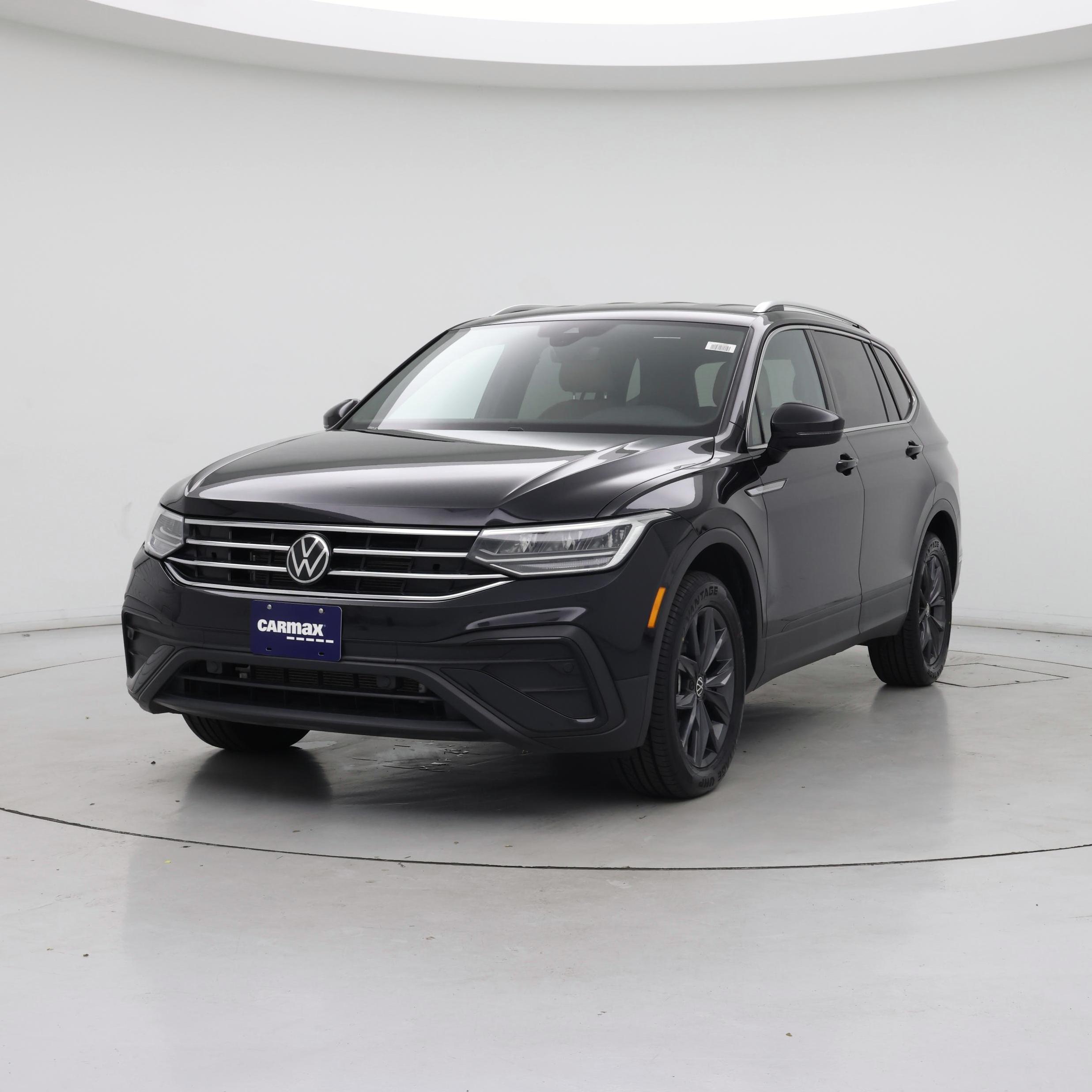 Thumbnail: 2023 Volkswagen Tiguan - 4