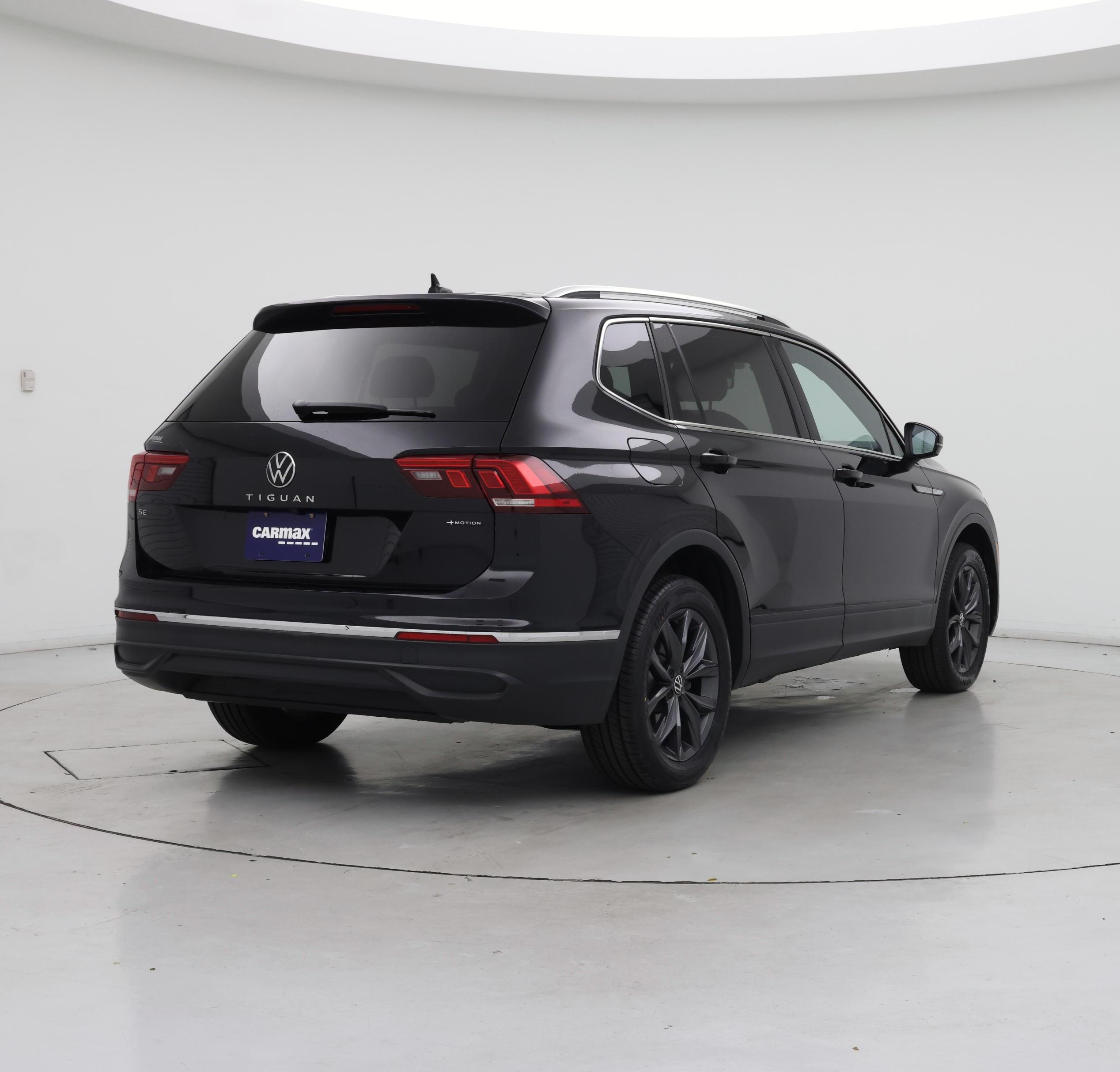 Thumbnail: 2023 Volkswagen Tiguan - 8