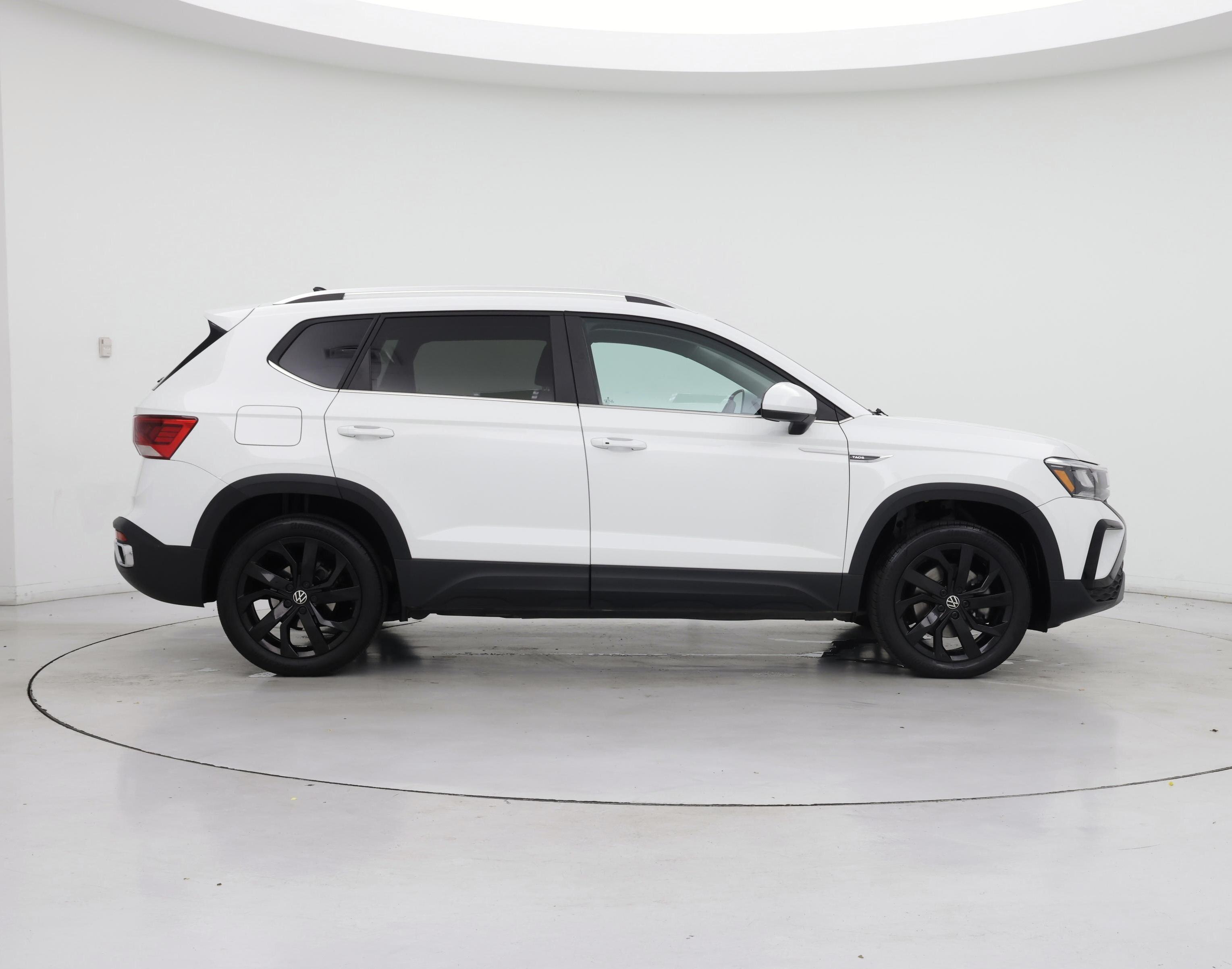 Thumbnail: 2023 Volkswagen Taos - 7