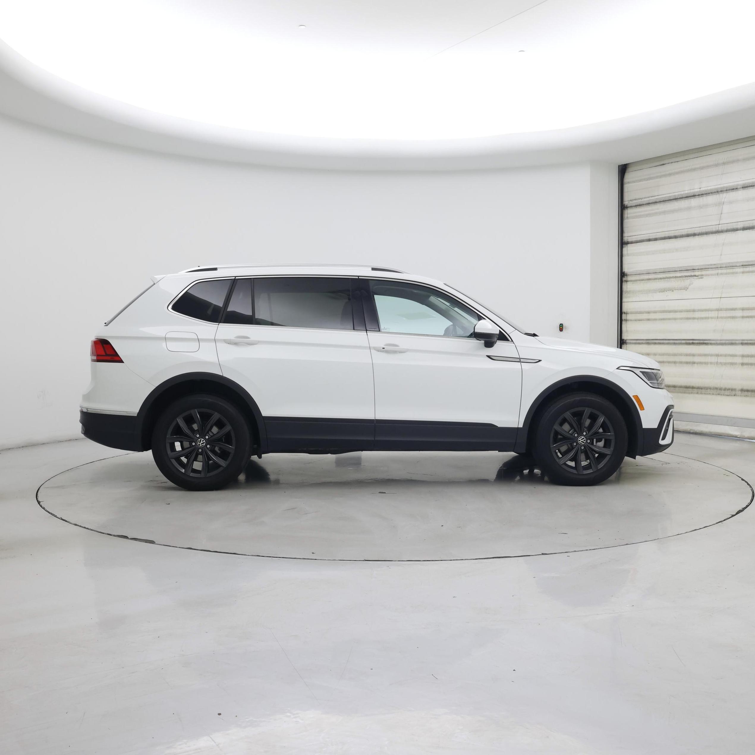 Thumbnail: 2024 Volkswagen Tiguan - 7