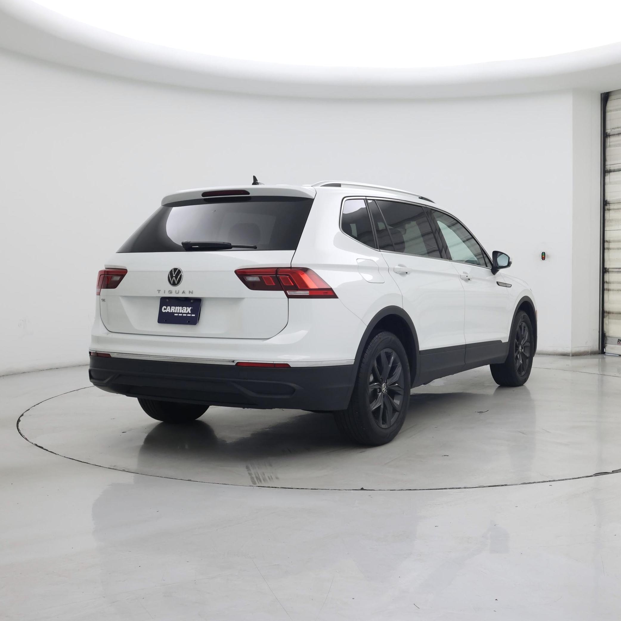 Thumbnail: 2024 Volkswagen Tiguan - 8