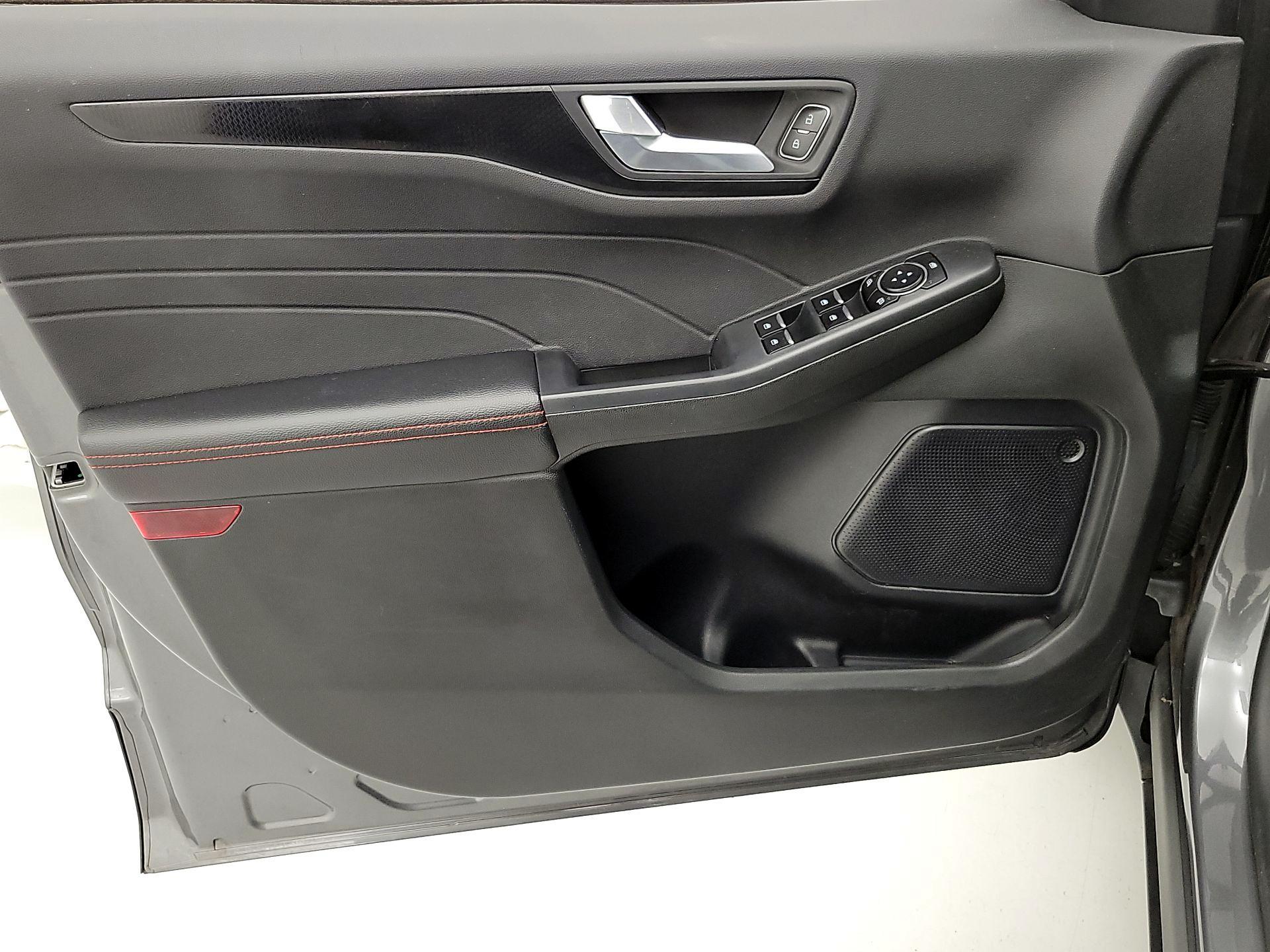 Thumbnail: 2022 Ford Escape - 12
