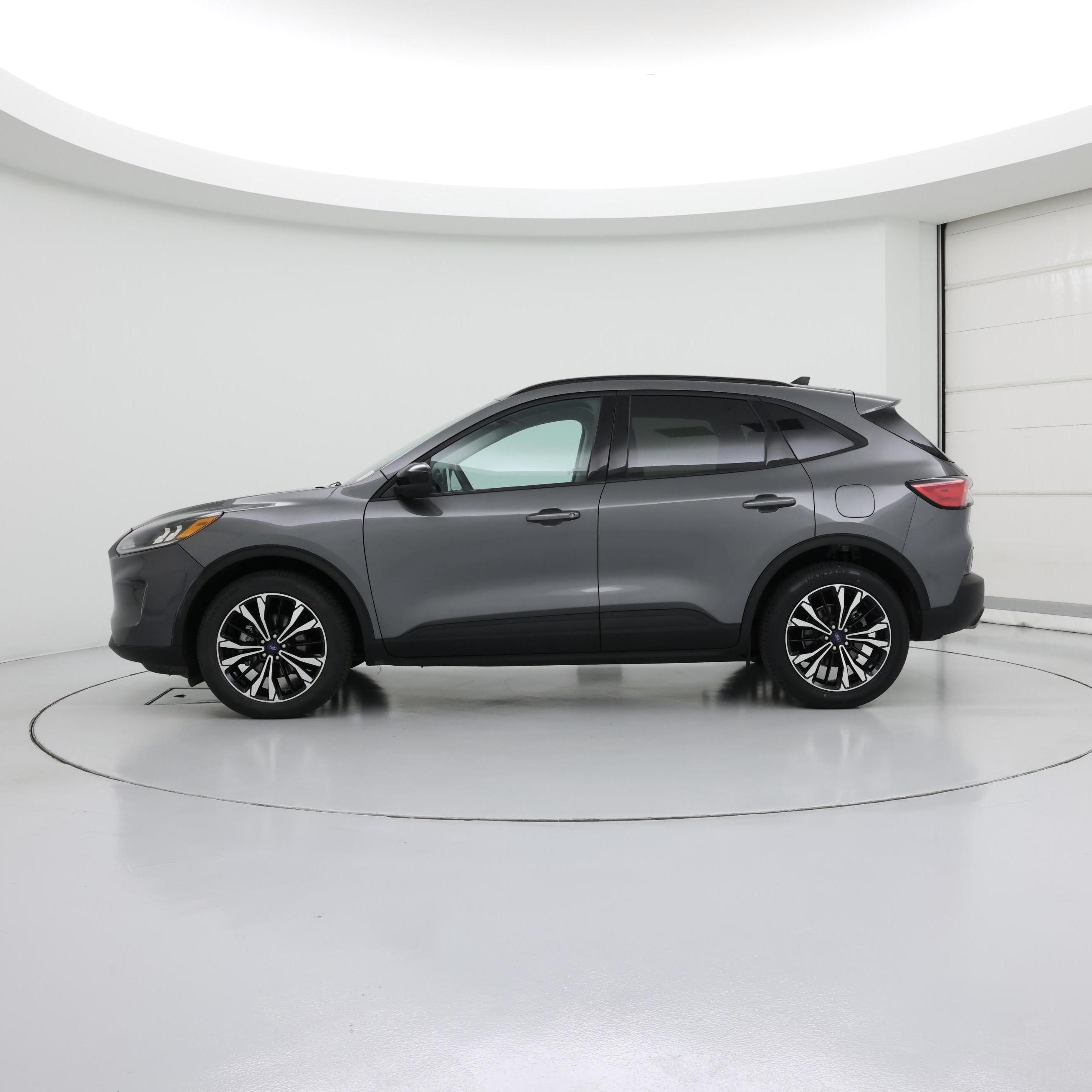 Thumbnail: 2022 Ford Escape - 3