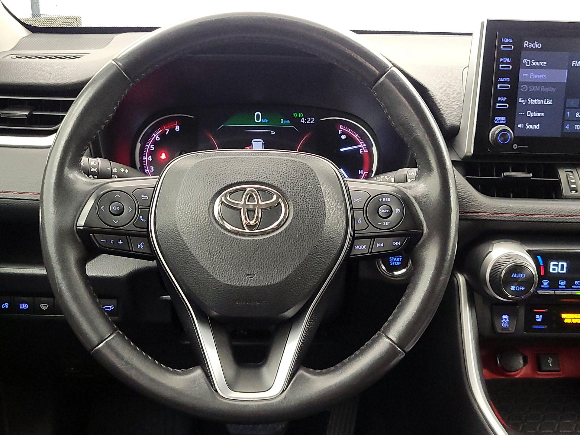 Thumbnail: 2020 Toyota RAV4 - 10