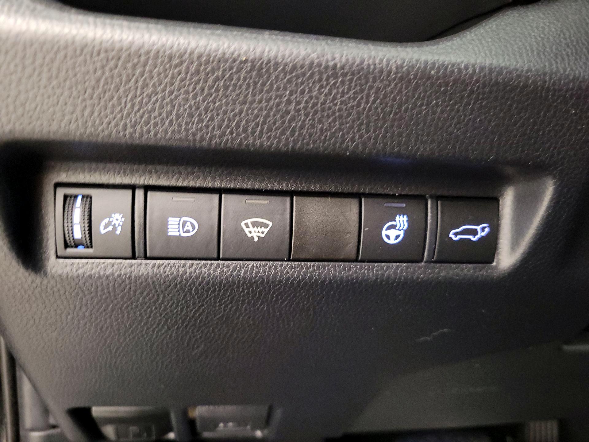 Thumbnail: 2020 Toyota RAV4 - 13