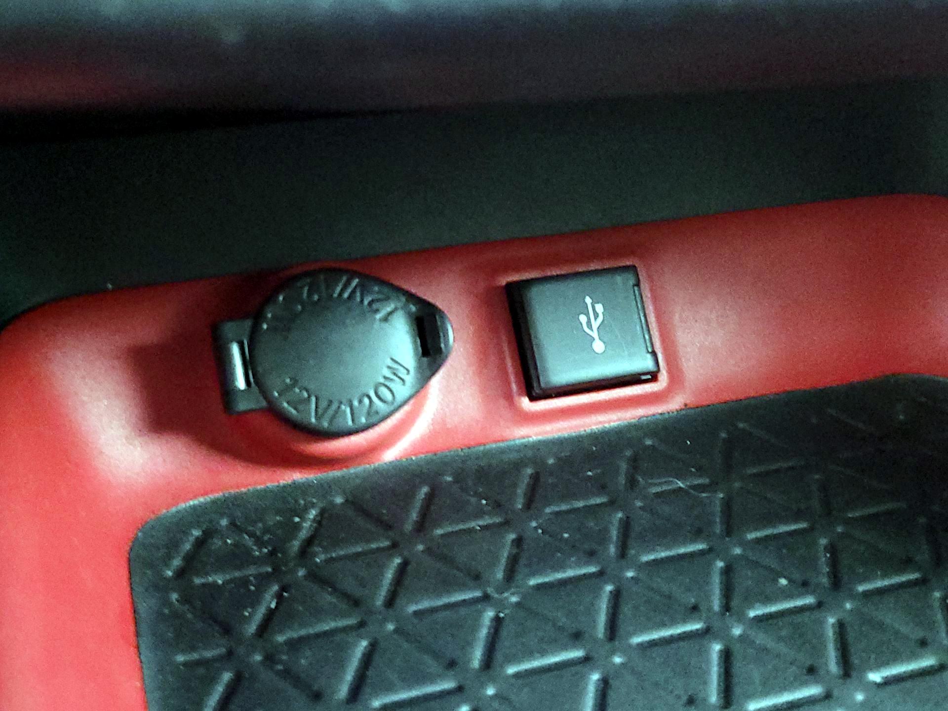 Thumbnail: 2020 Toyota RAV4 - 18