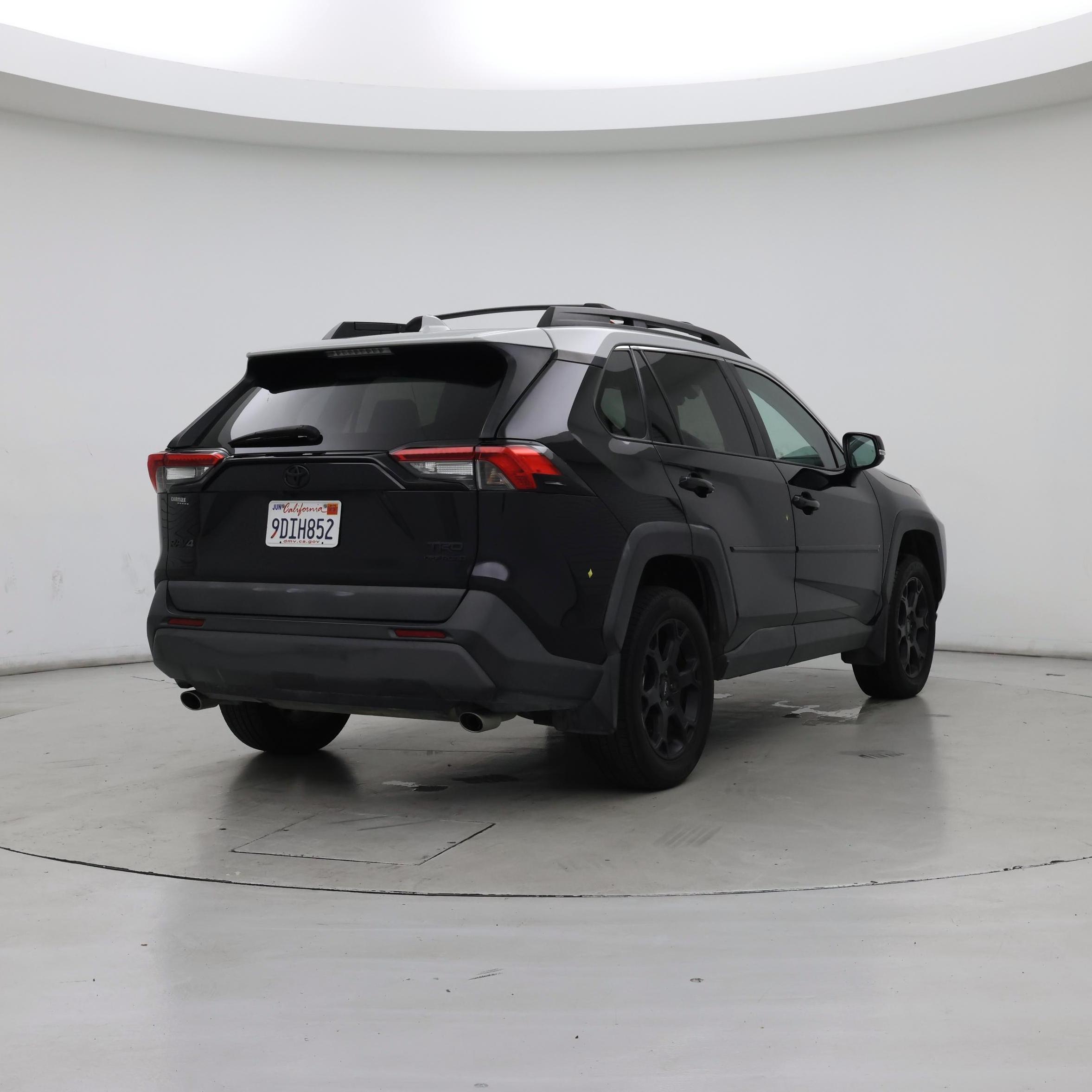 Thumbnail: 2020 Toyota RAV4 - 8