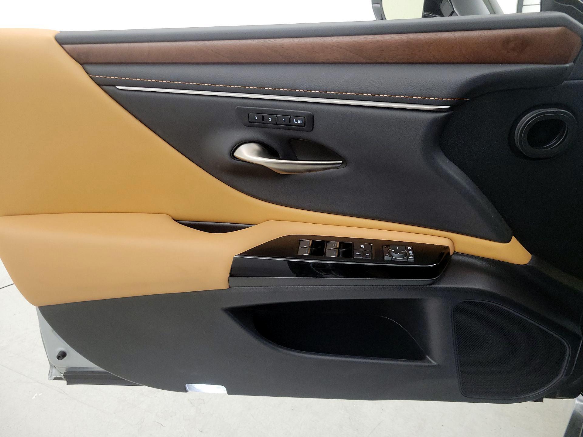 Thumbnail: 2024 Lexus ES - 12