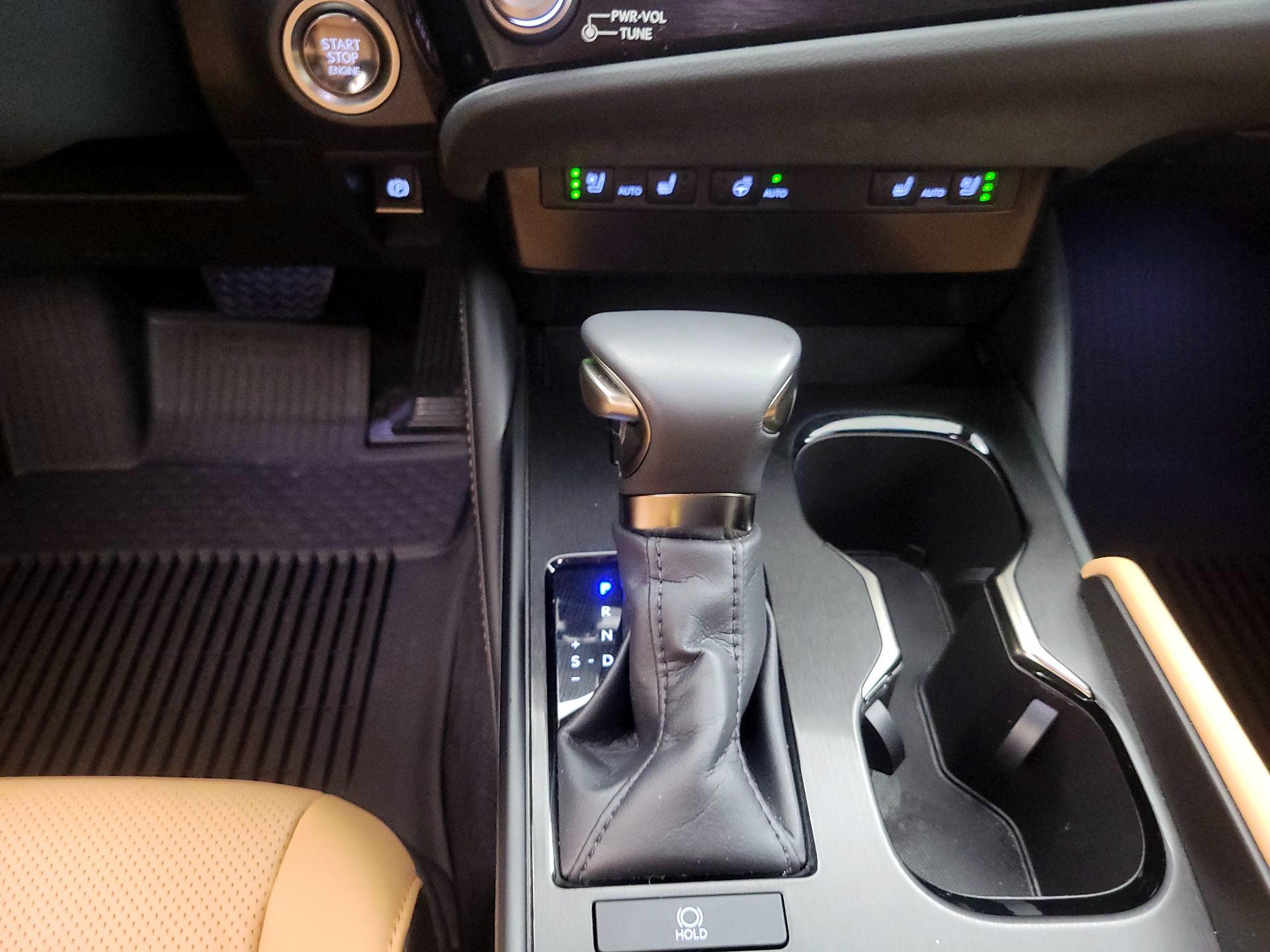 Thumbnail: 2024 Lexus ES - 17