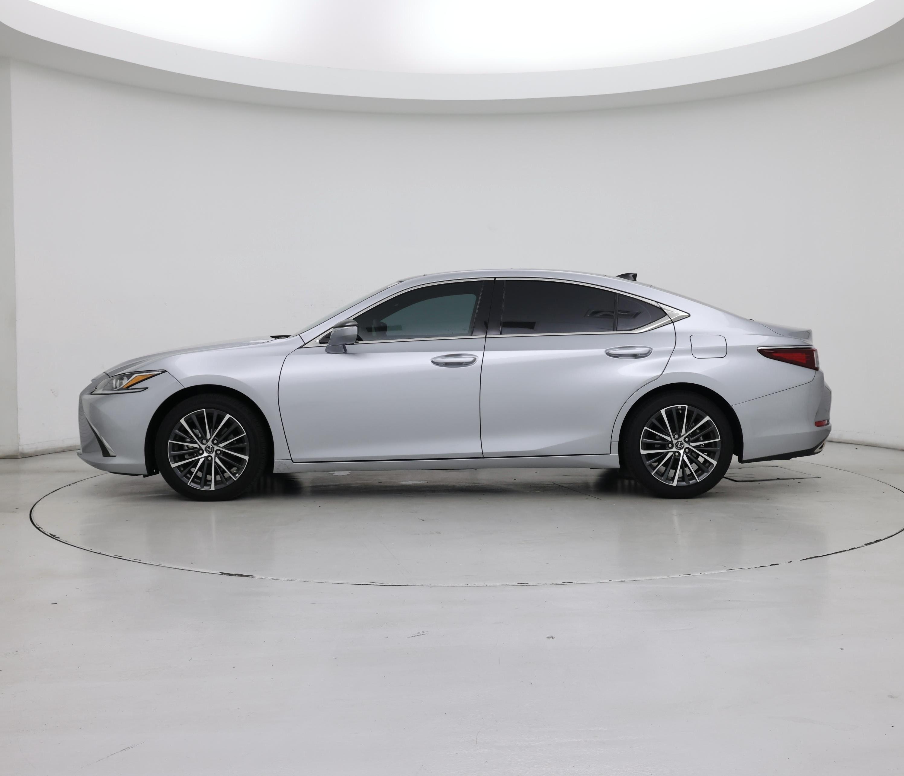 Thumbnail: 2024 Lexus ES - 3