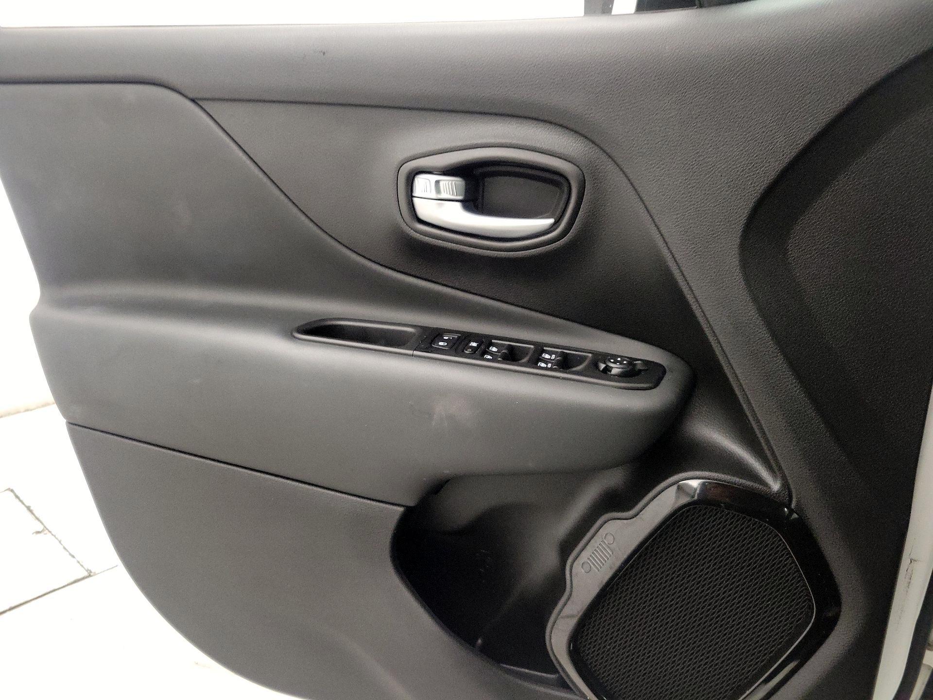 Thumbnail: 2020 Jeep Renegade - 12