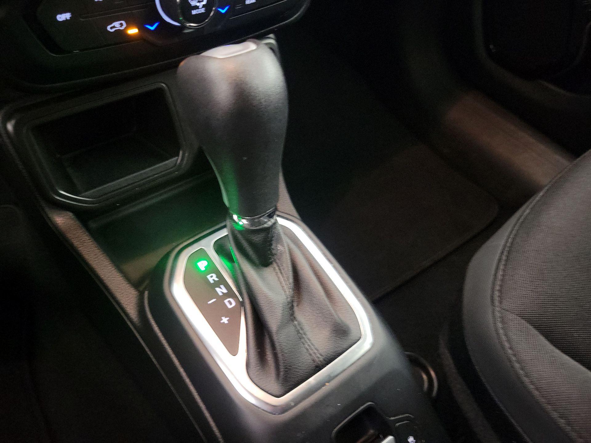 Thumbnail: 2020 Jeep Renegade - 17