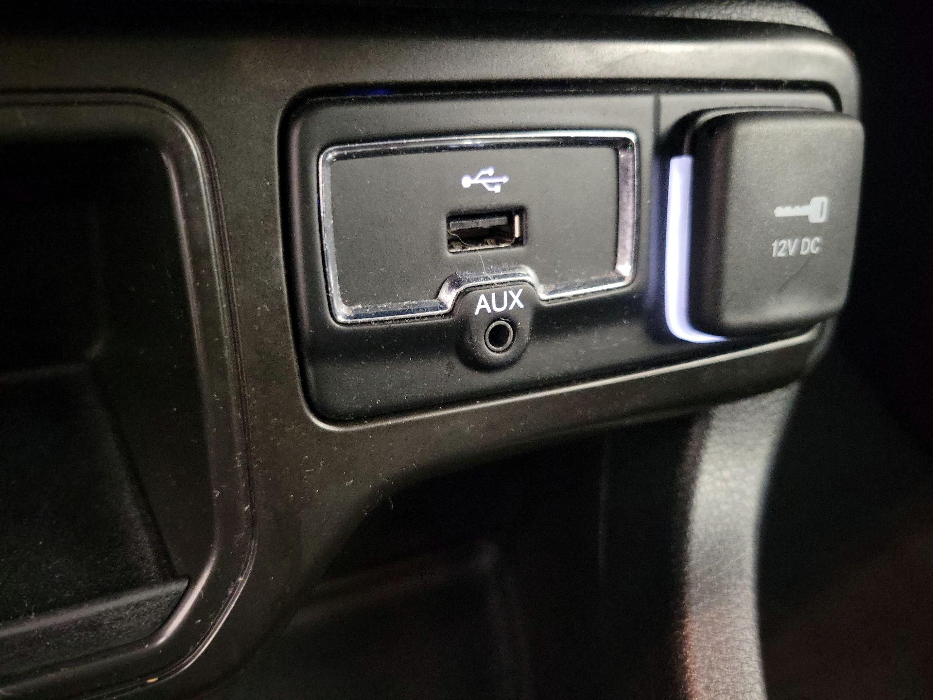 Thumbnail: 2020 Jeep Renegade - 18
