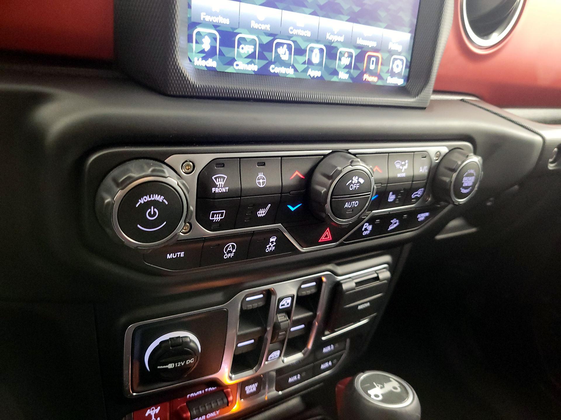 Thumbnail: 2020 Jeep Wrangler - 17