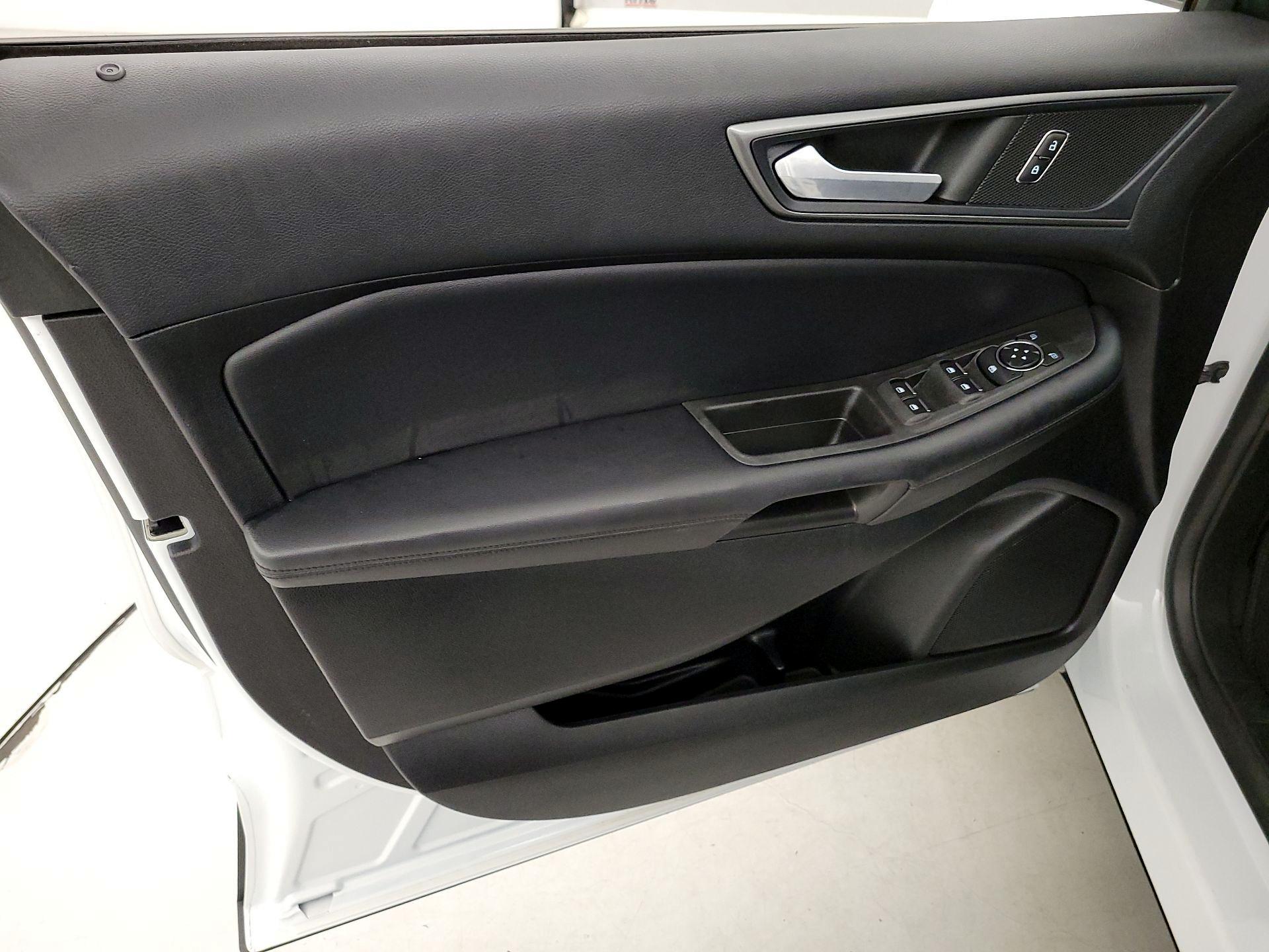 Thumbnail: 2022 Ford Edge - 12