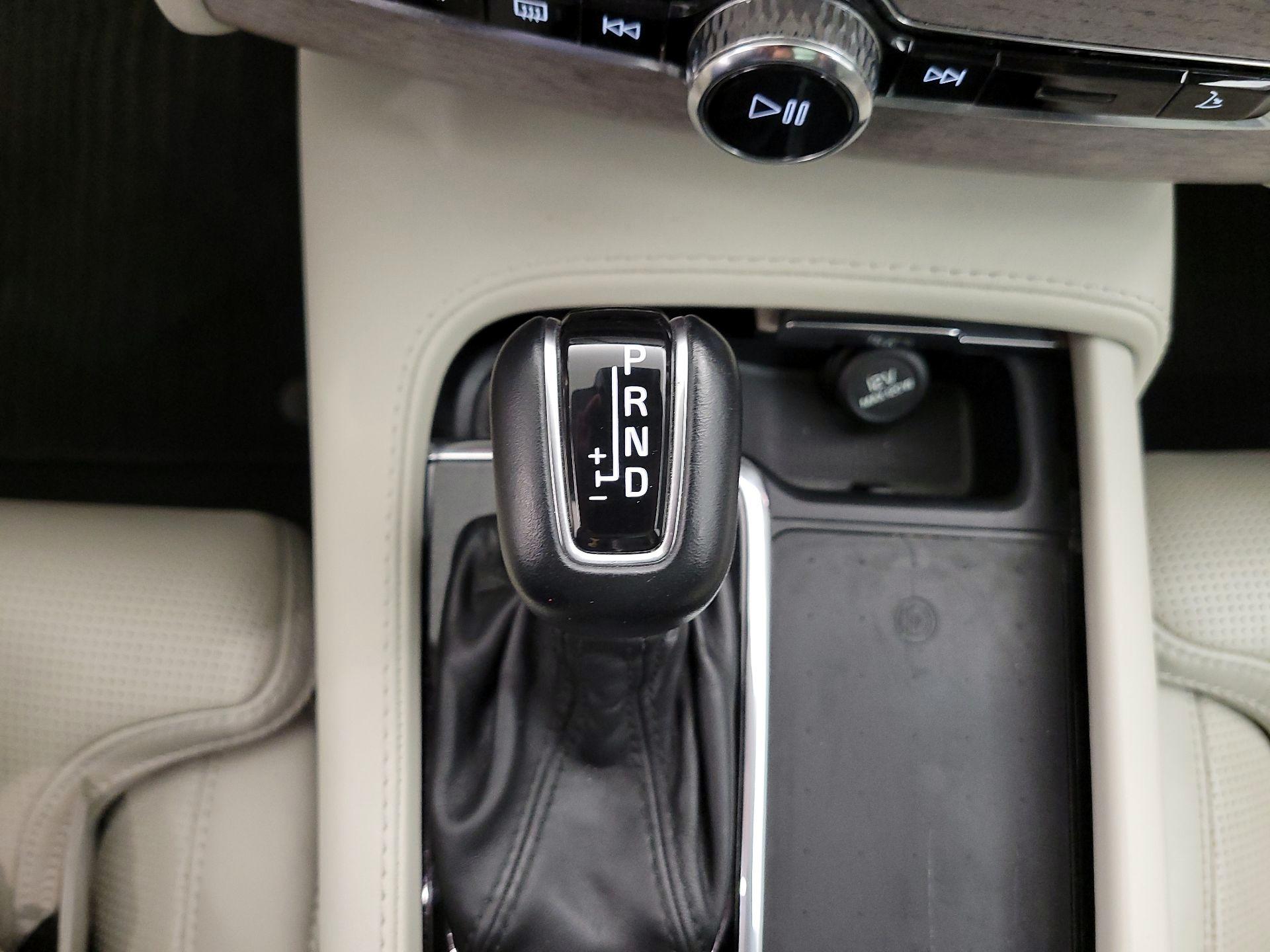 Thumbnail: 2022 Volvo XC90 - 18