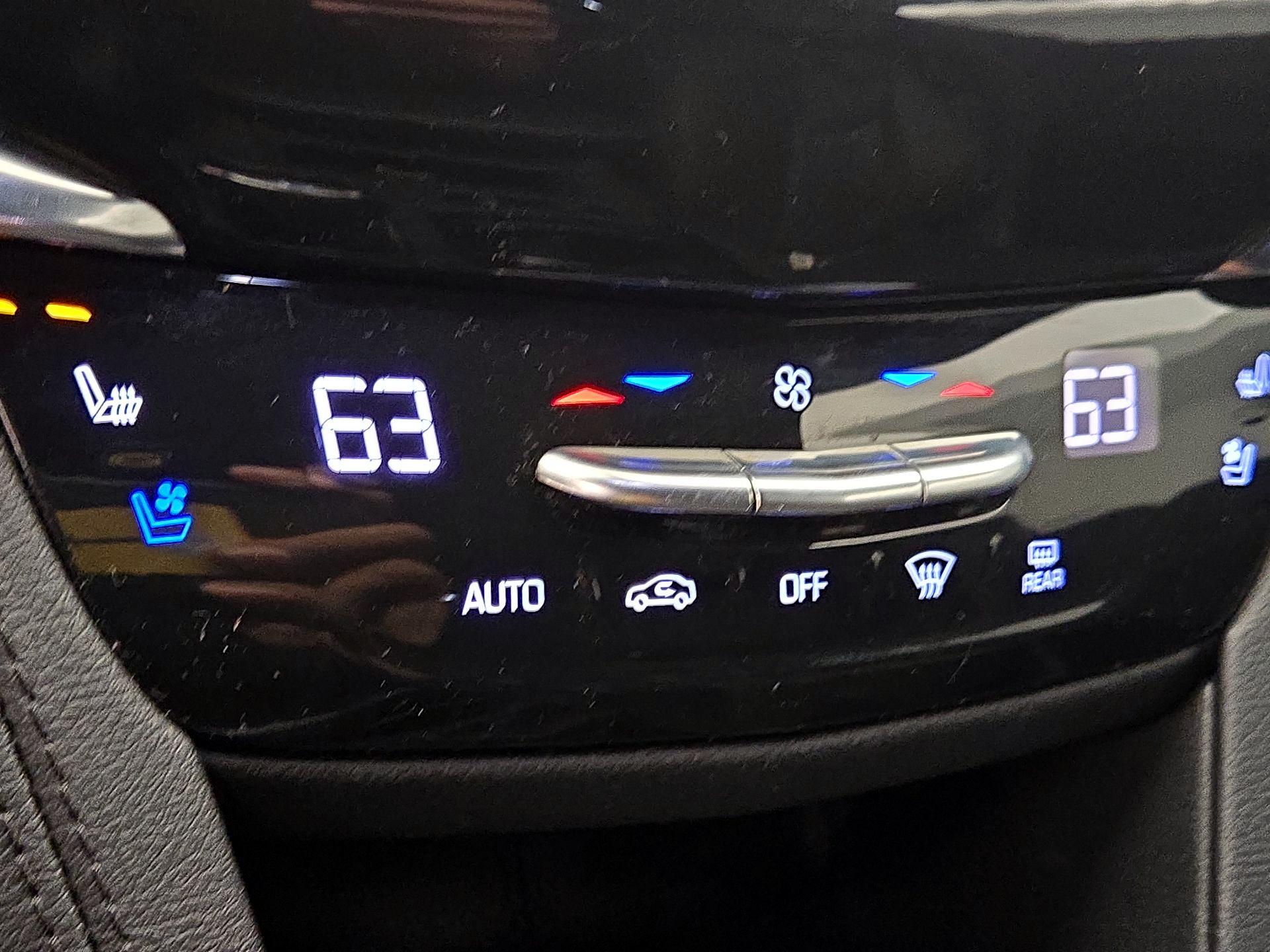 Thumbnail: 2020 Cadillac XT6 - 16
