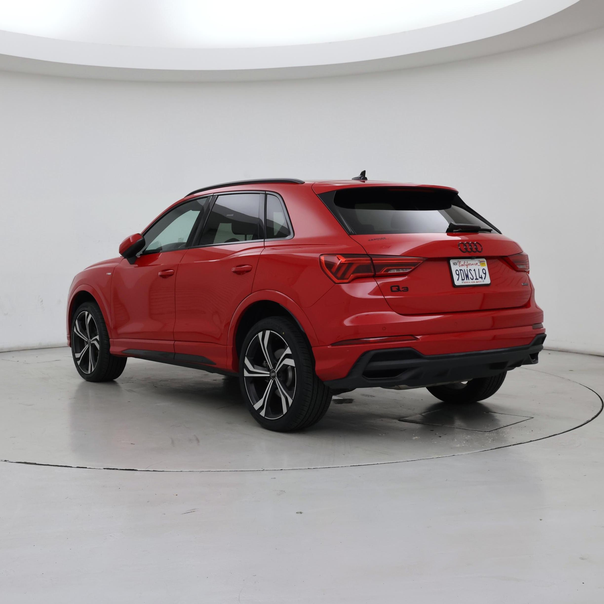 Thumbnail: 2023 Audi Q3 - 2