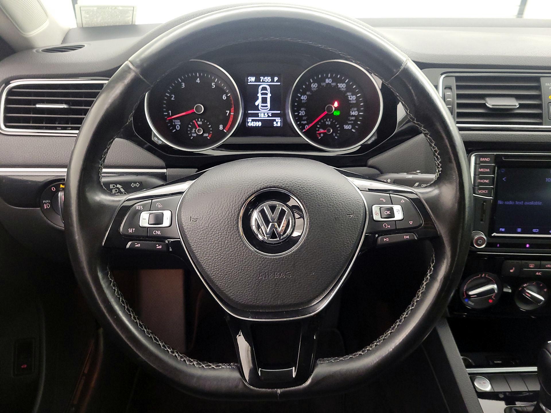 Thumbnail: 2016 Volkswagen Jetta - 10