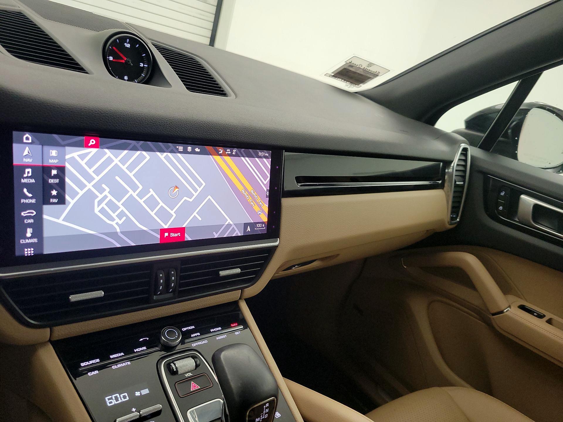Thumbnail: 2021 Porsche Cayenne - 14
