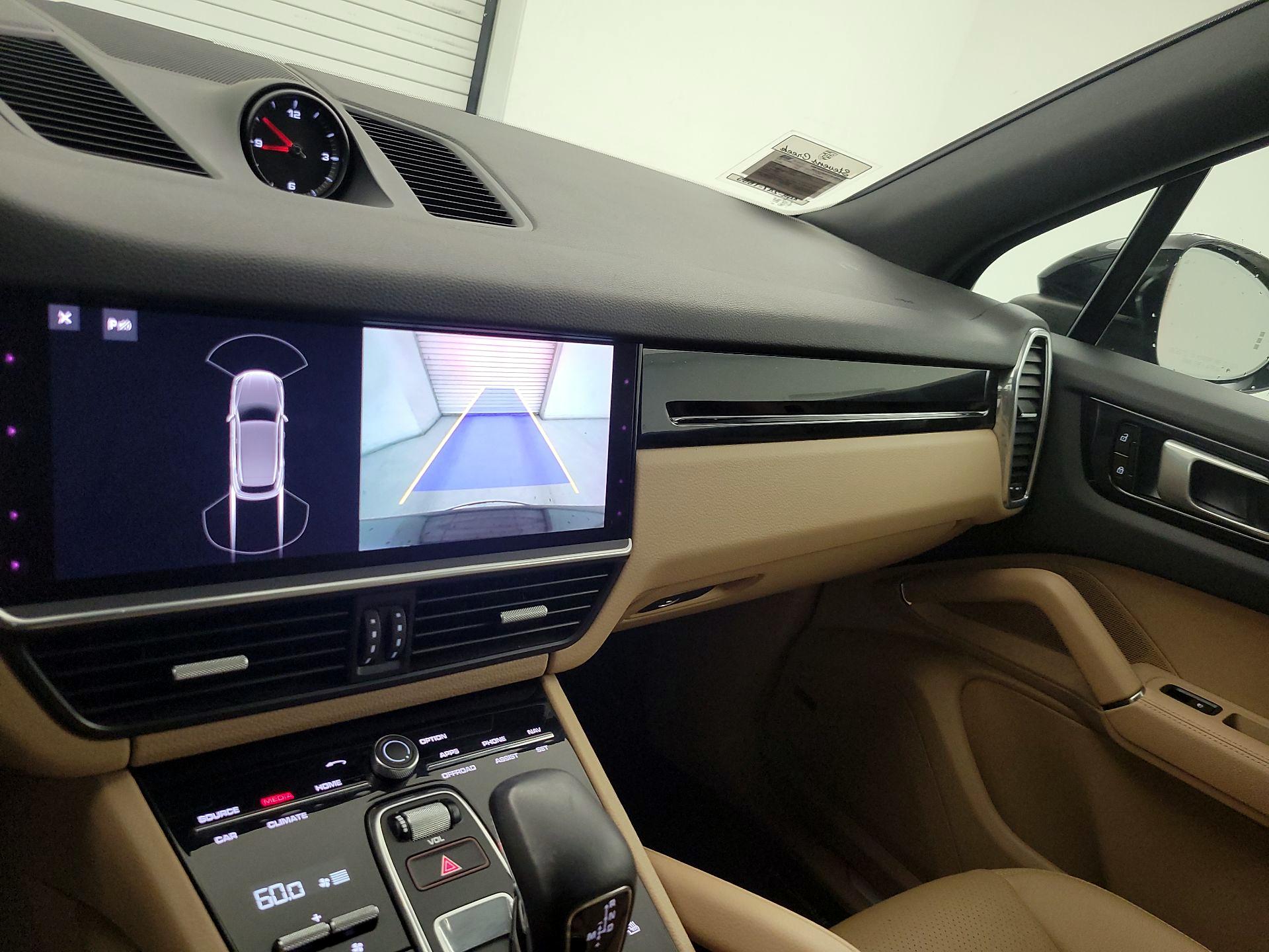 Thumbnail: 2021 Porsche Cayenne - 15