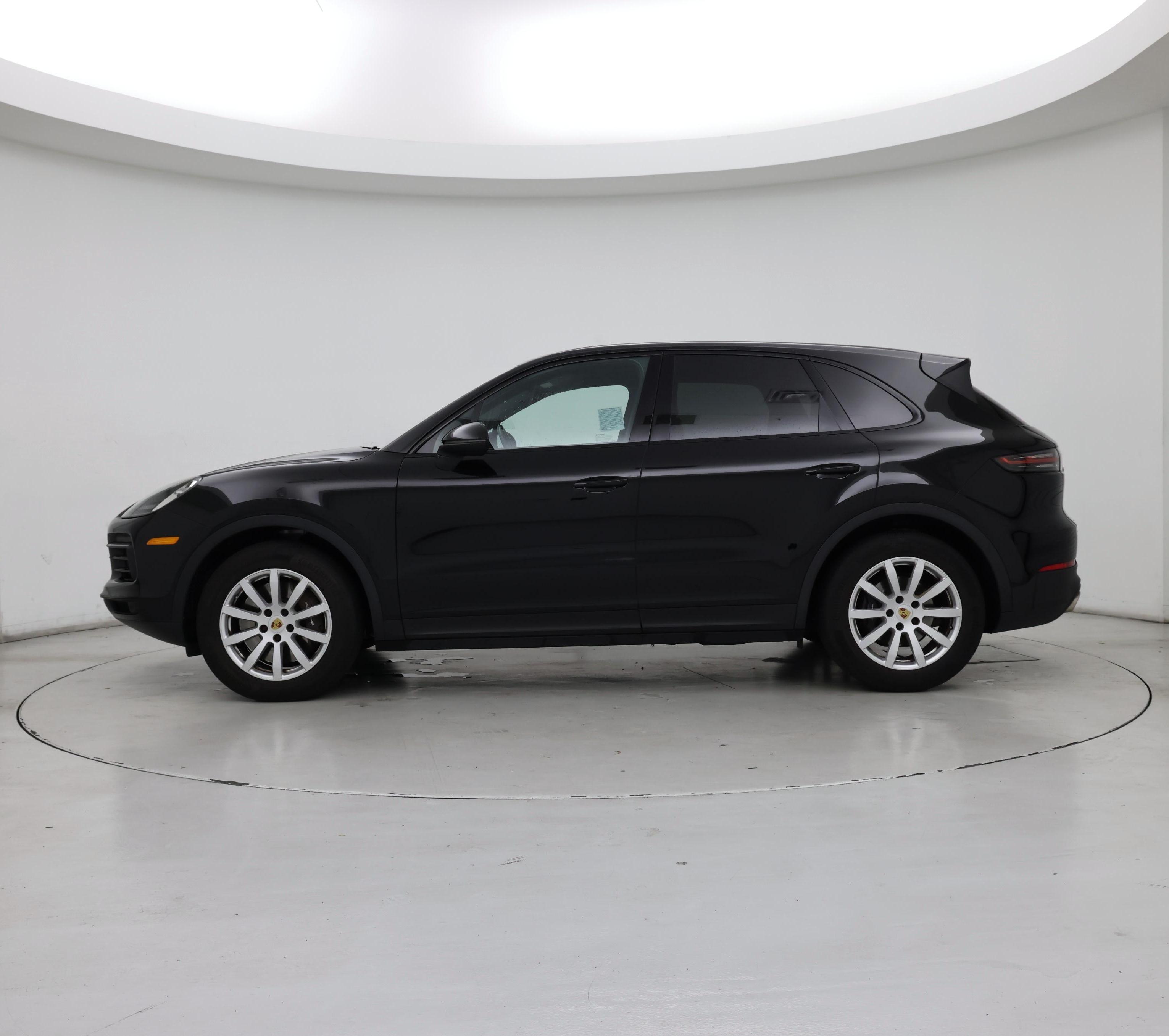 Thumbnail: 2021 Porsche Cayenne - 3