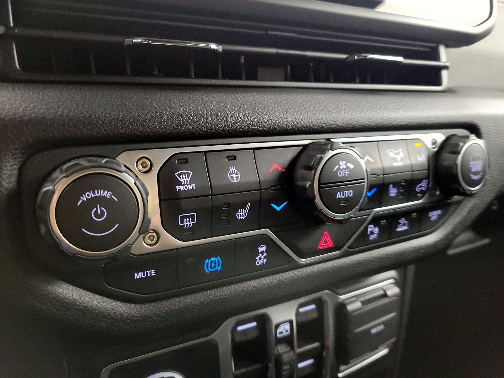 Thumbnail: 2024 Jeep Wrangler - 16