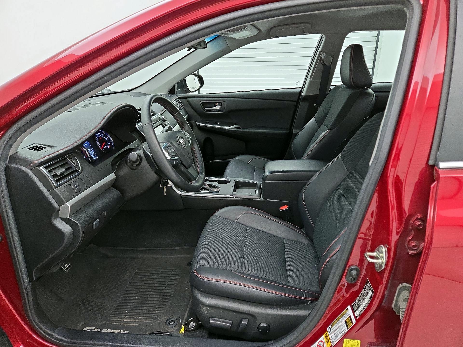Thumbnail: 2017 Toyota Camry - 11