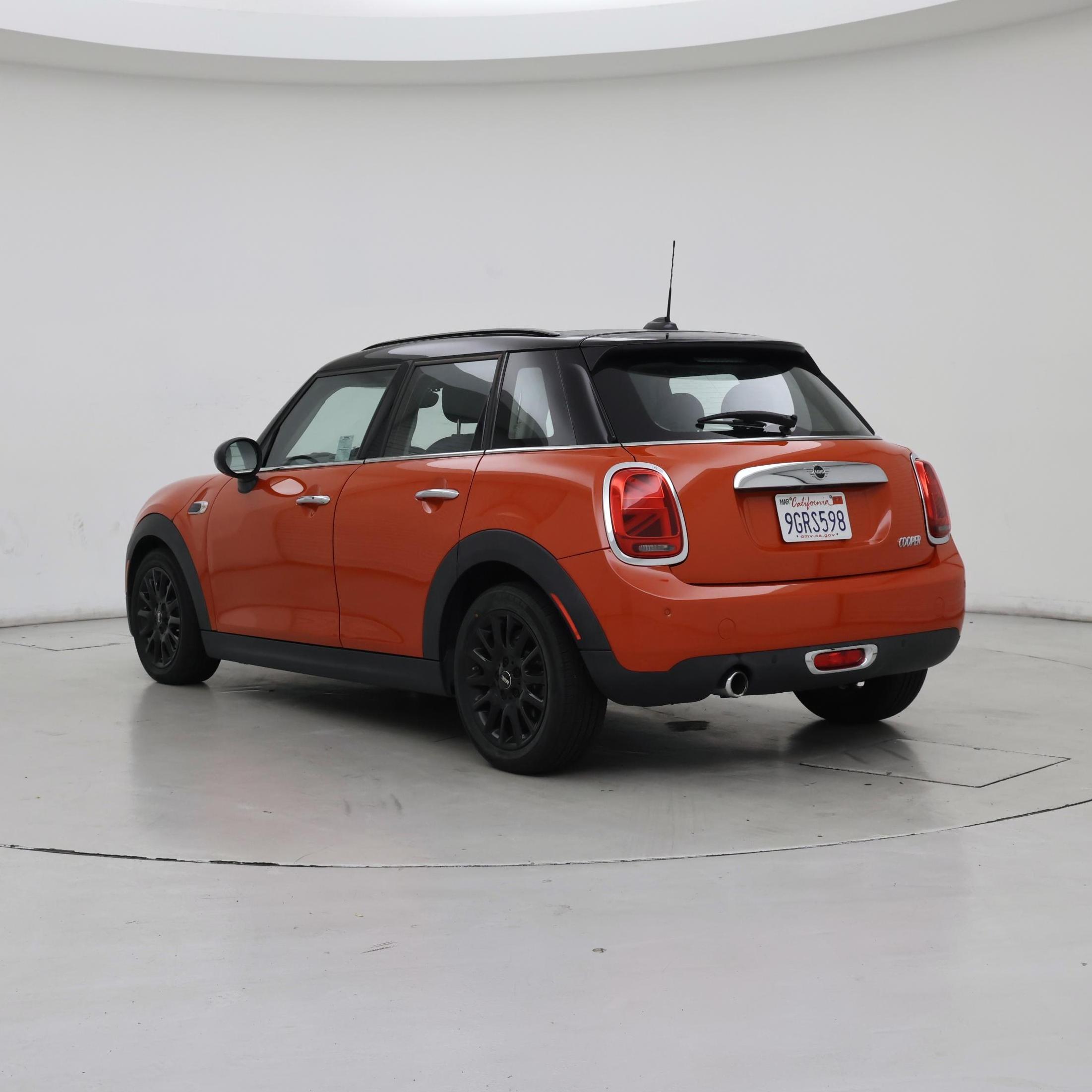 Thumbnail: 2019 MINI Cooper Hardtop - 2