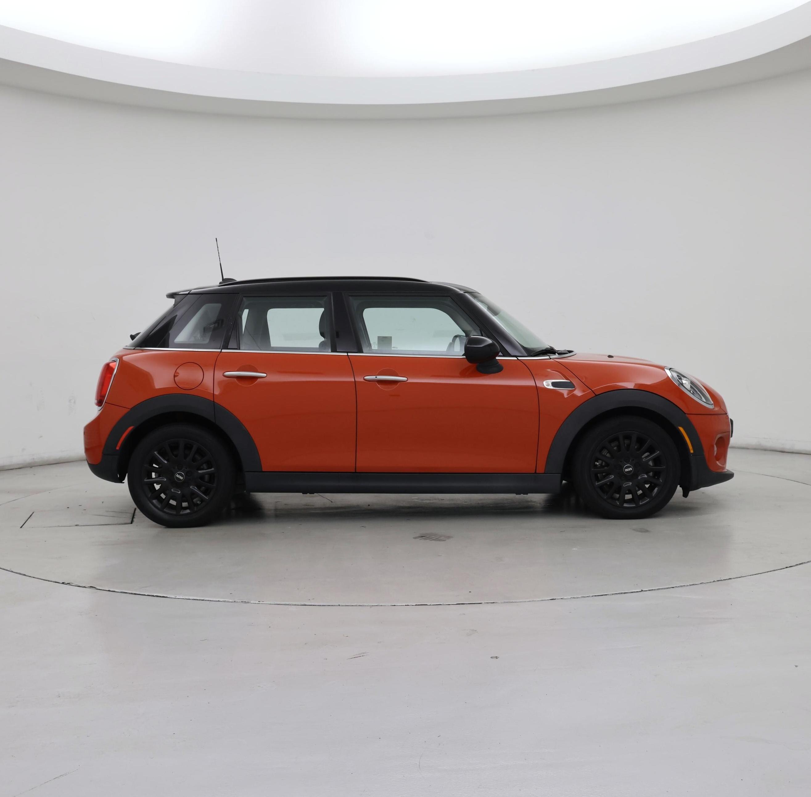 Thumbnail: 2019 MINI Cooper Hardtop - 7