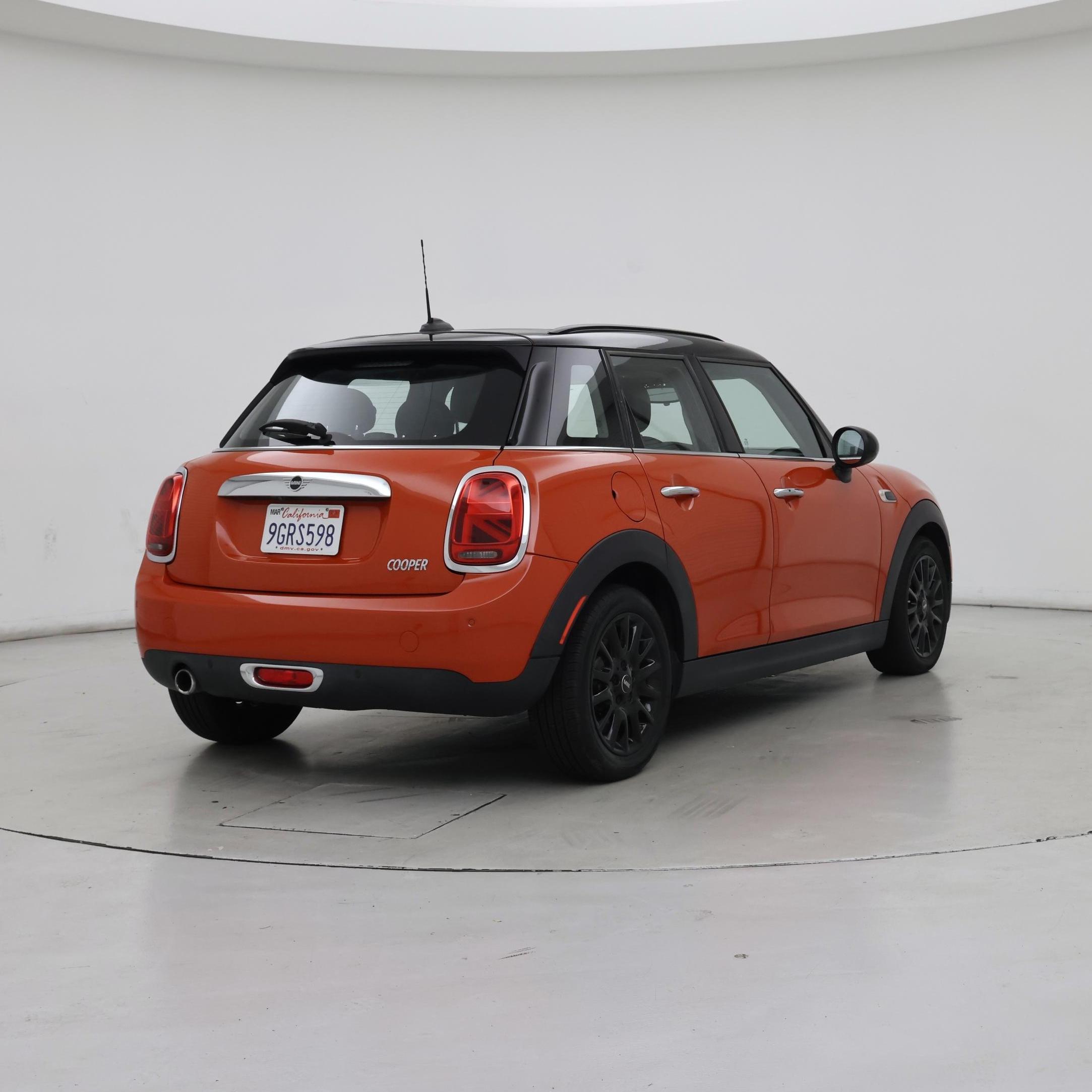 Thumbnail: 2019 MINI Cooper Hardtop - 8