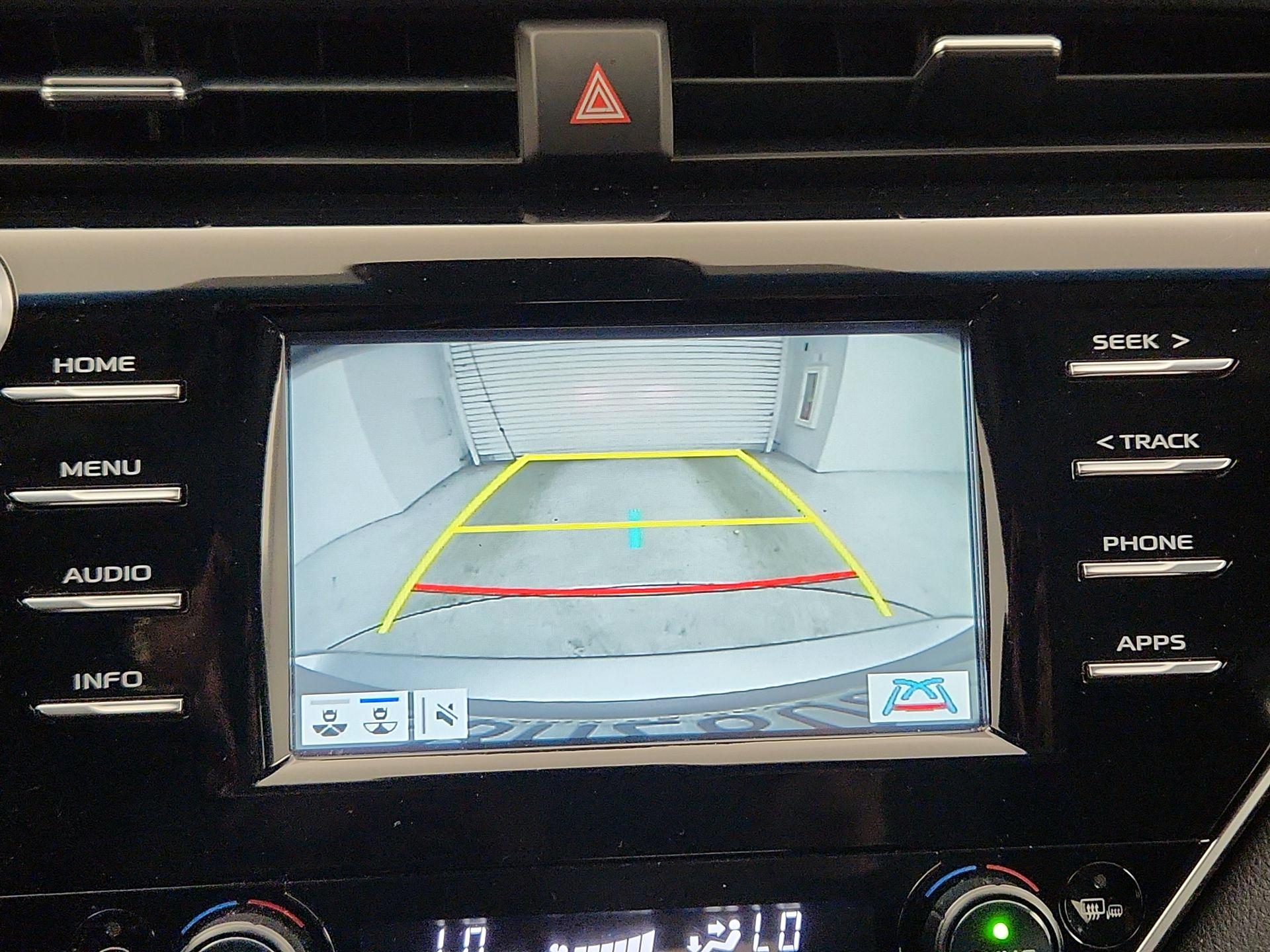 Thumbnail: 2018 Toyota Camry - 14