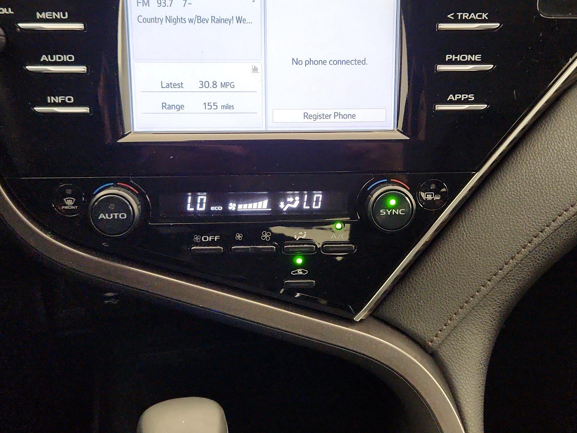 Thumbnail: 2018 Toyota Camry - 16