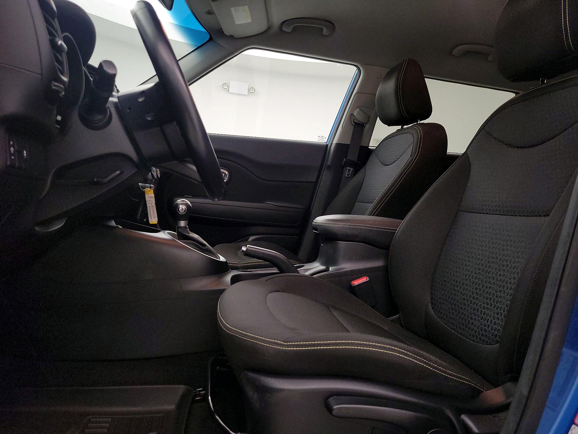 Thumbnail: 2016 Kia Soul - 11