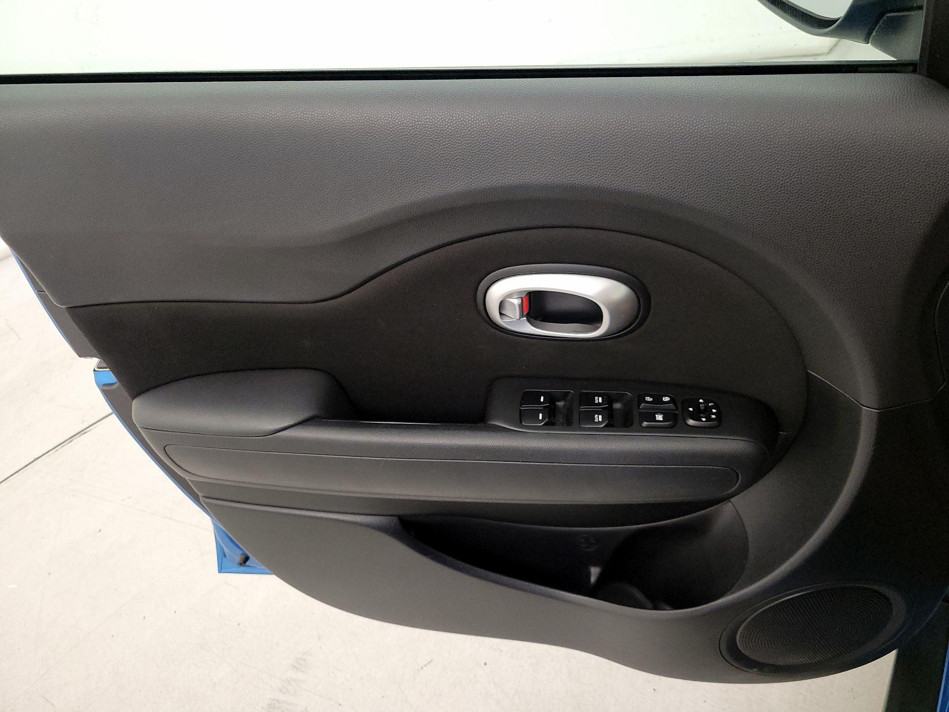 Thumbnail: 2016 Kia Soul - 12