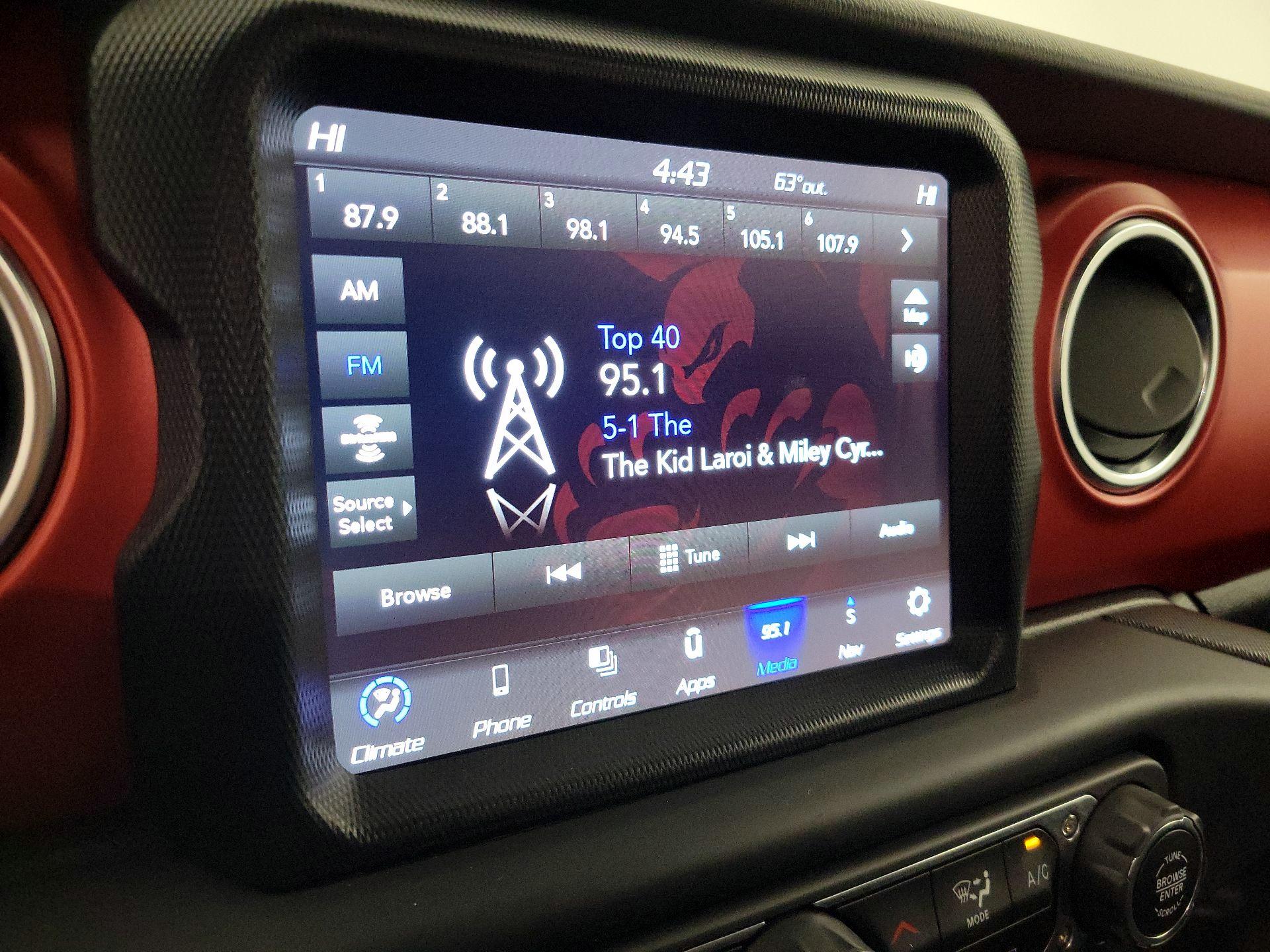 Thumbnail: 2021 Jeep Gladiator - 16