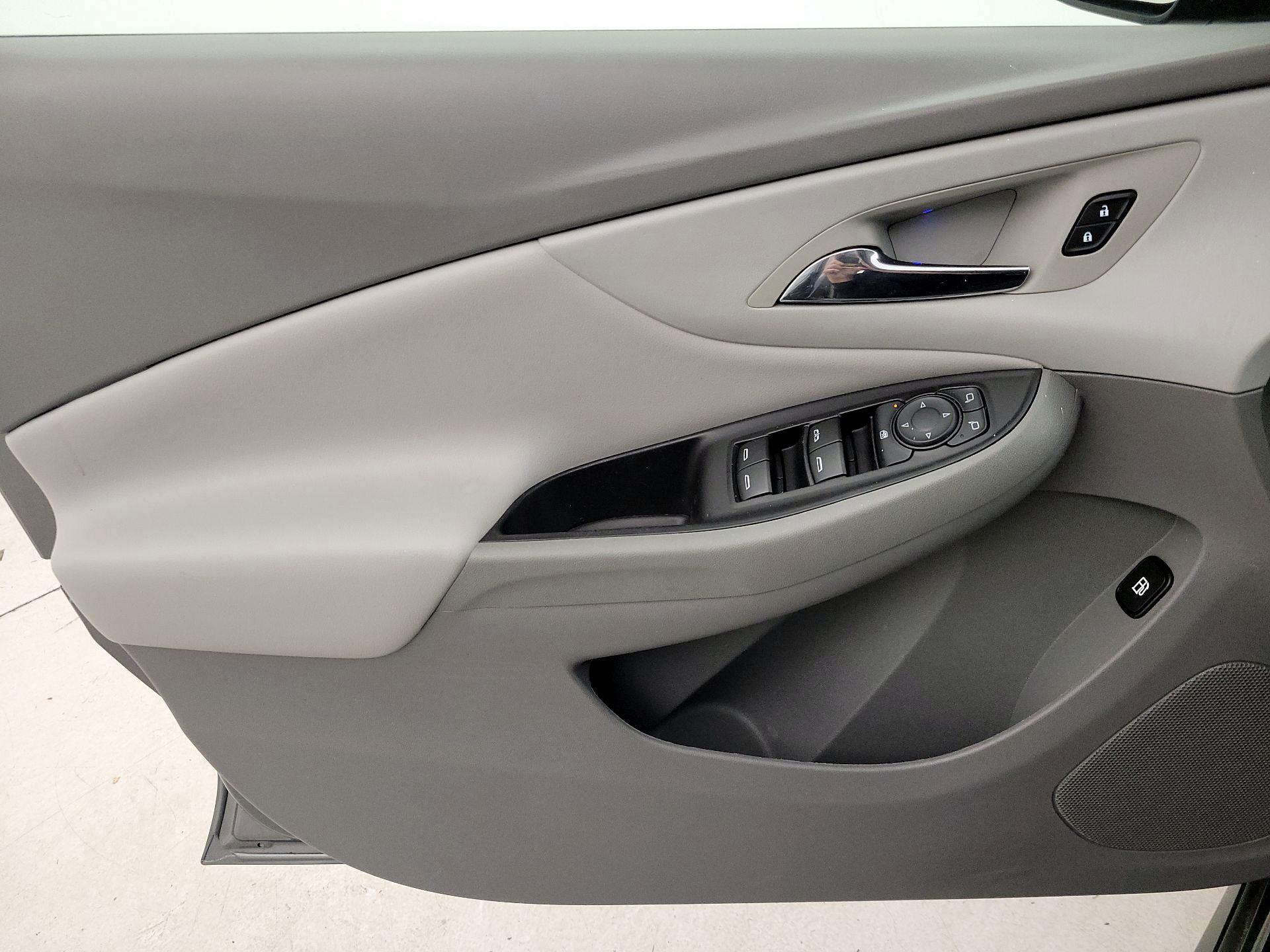 Thumbnail: 2016 Chevrolet Volt - 12