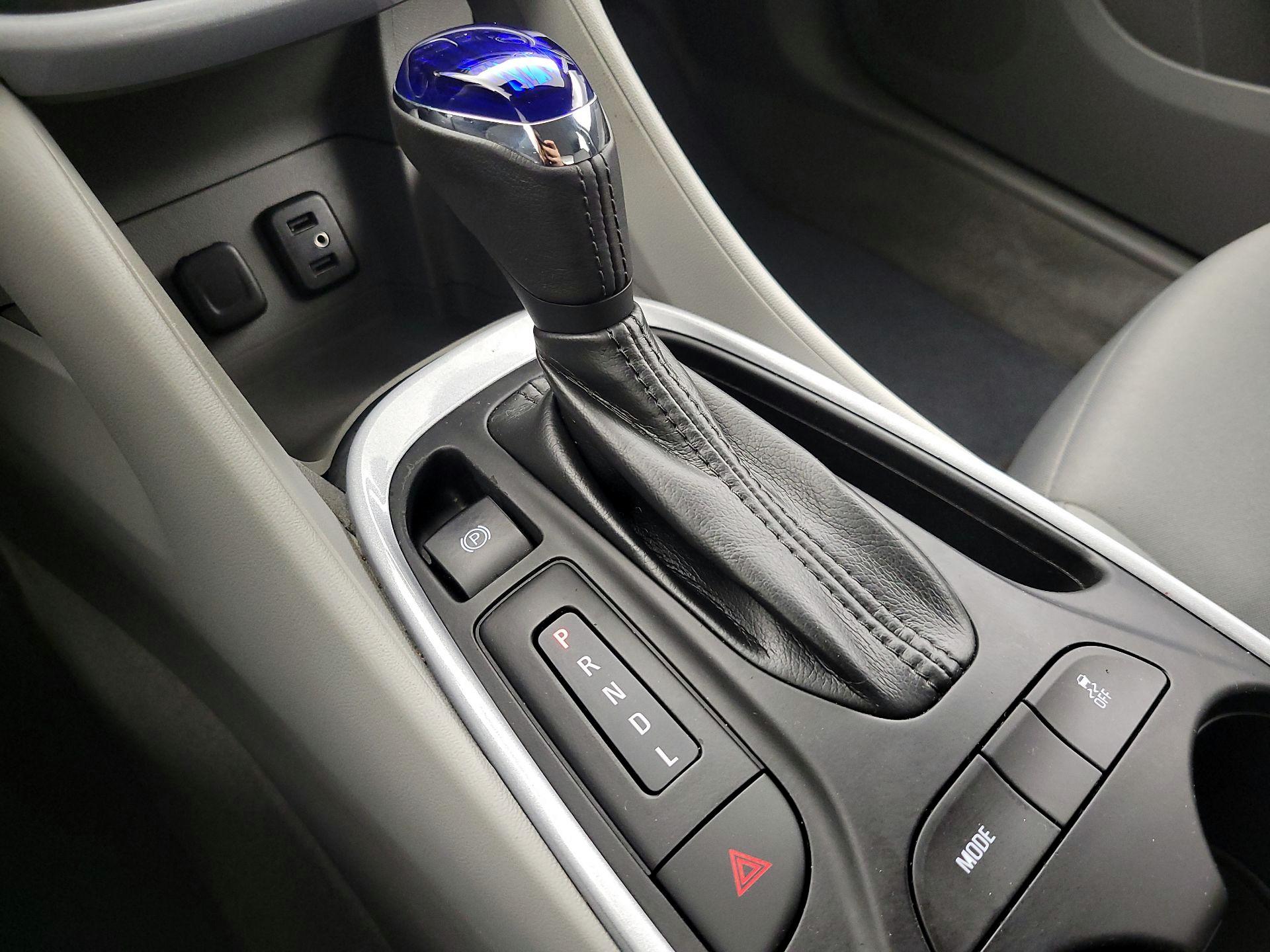 Thumbnail: 2016 Chevrolet Volt - 17