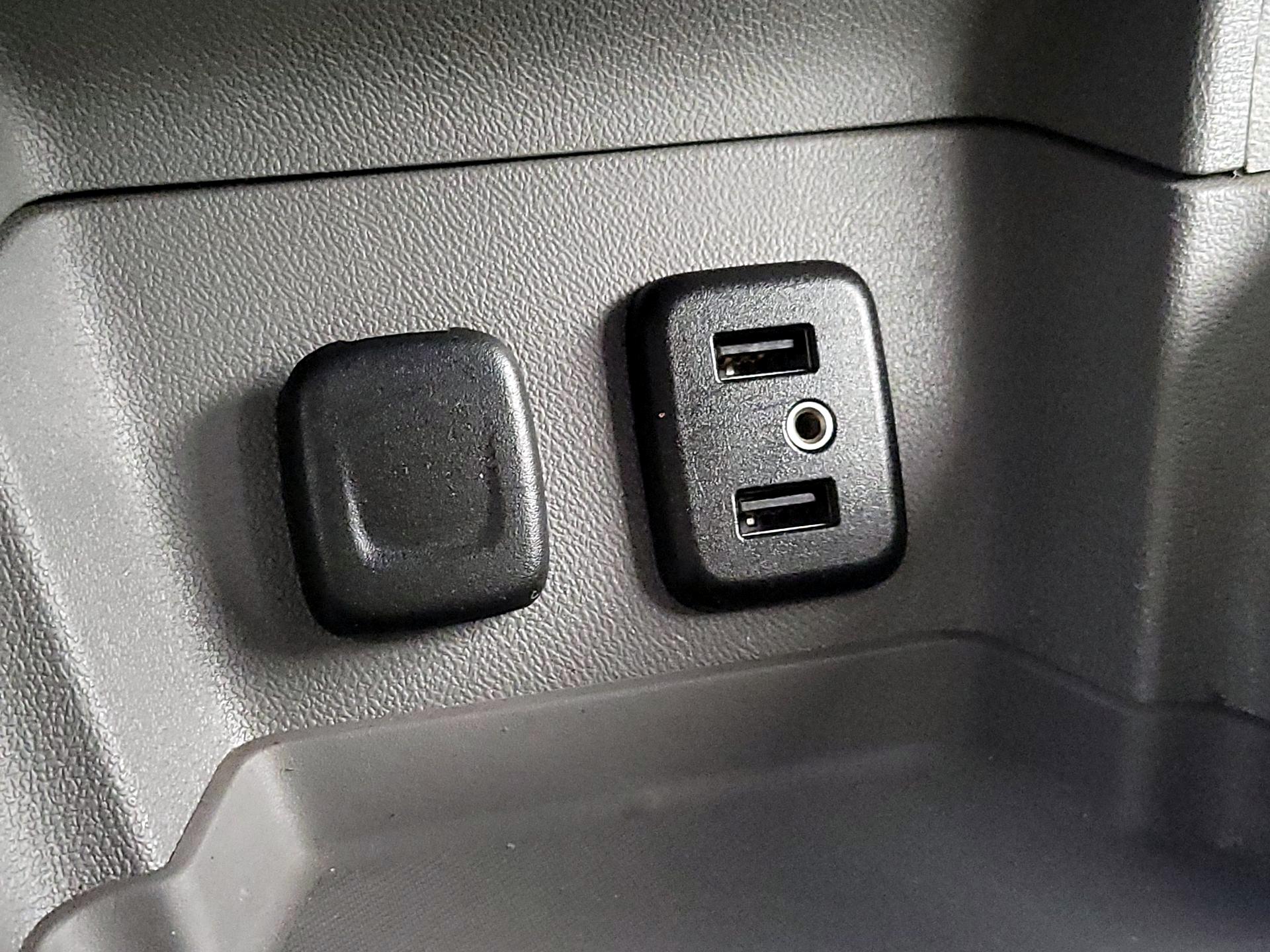 Thumbnail: 2016 Chevrolet Volt - 18