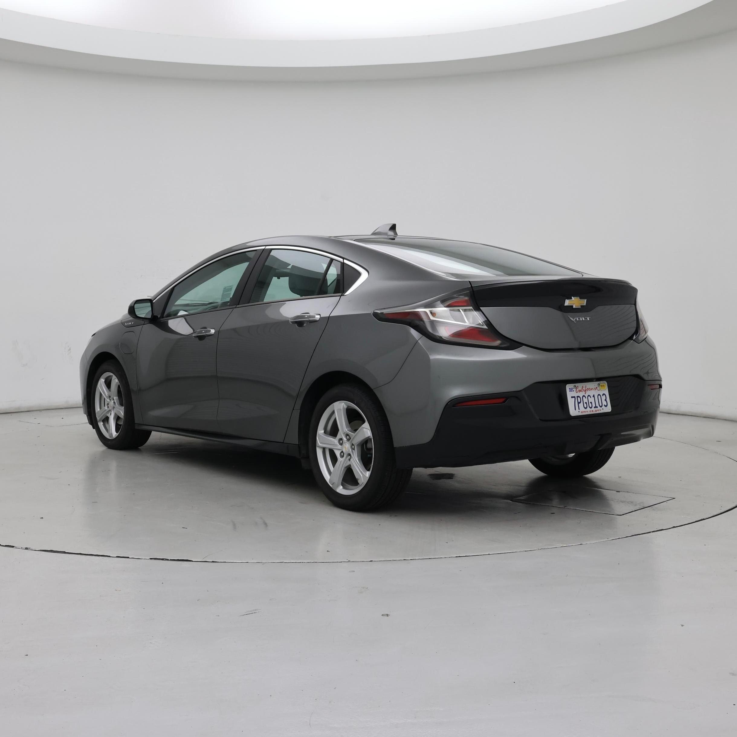 Thumbnail: 2016 Chevrolet Volt - 2