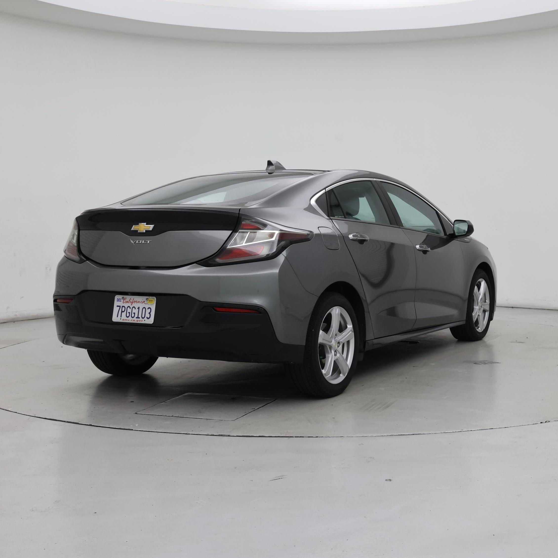 Thumbnail: 2016 Chevrolet Volt - 8