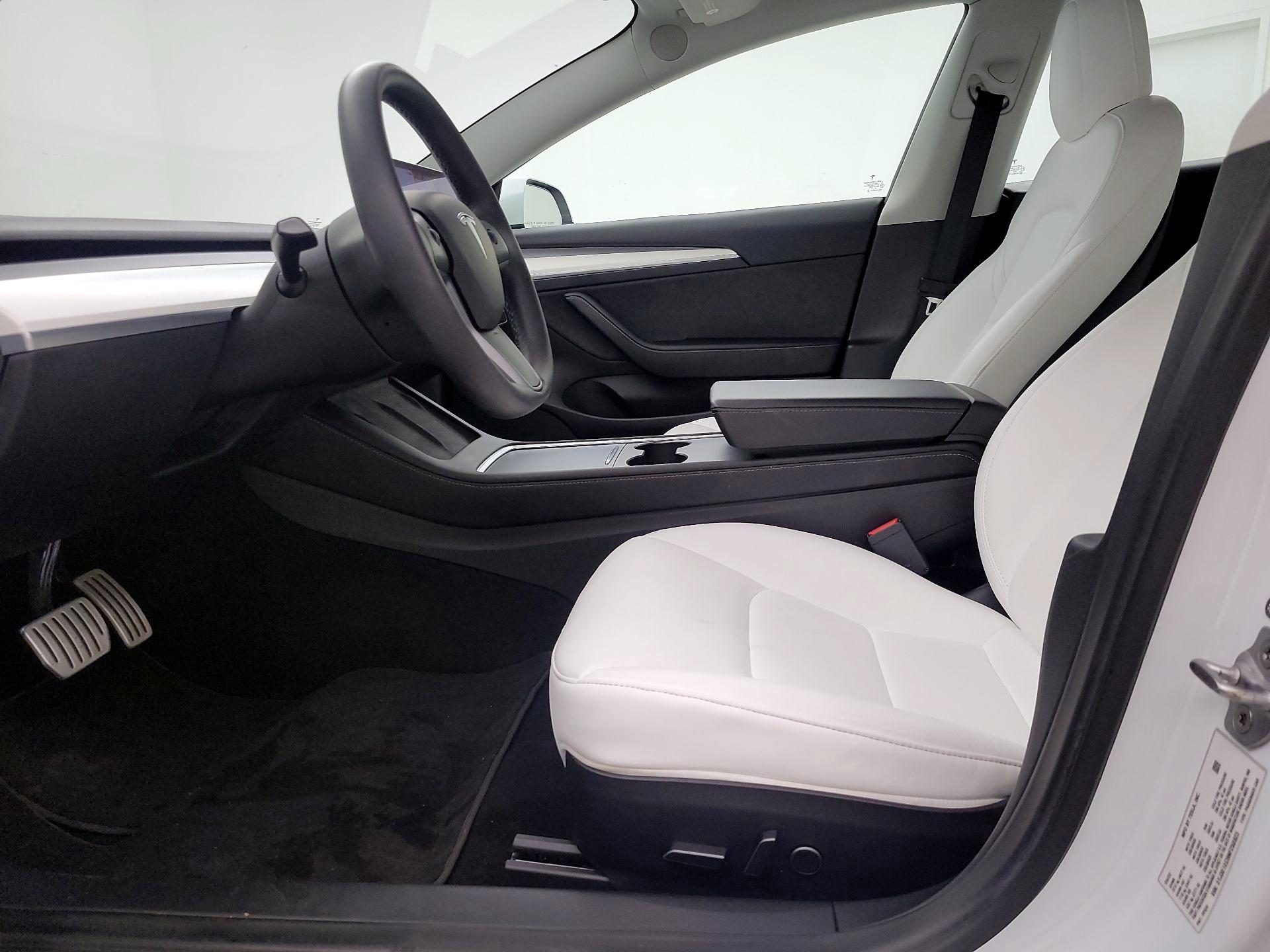 Thumbnail: 2022 Tesla Model 3 - 11