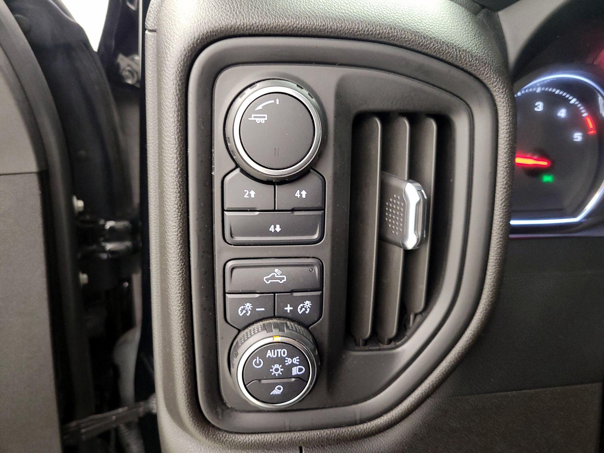 Thumbnail: 2022 Chevrolet Silverado 2500 - 13