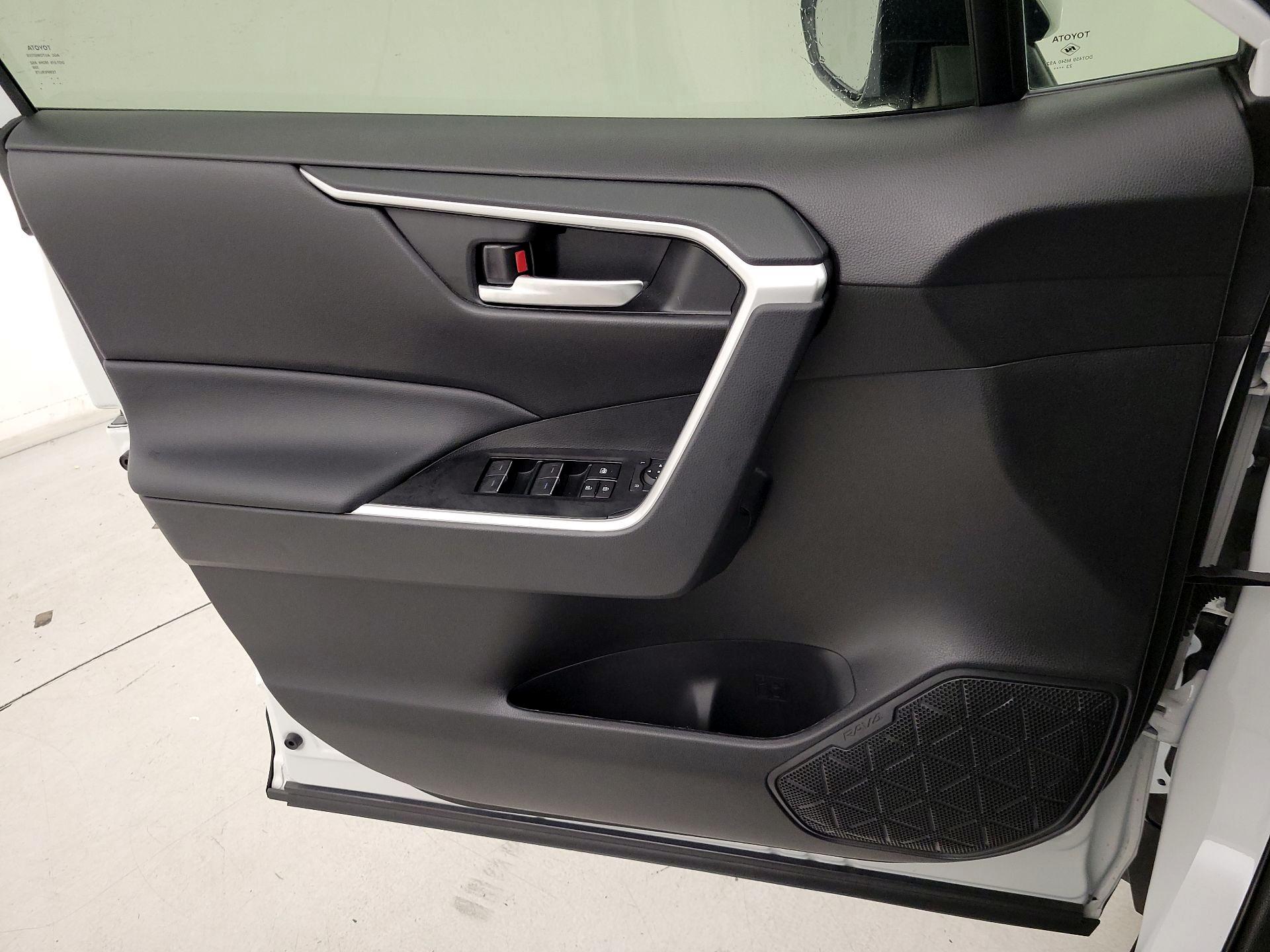 Thumbnail: 2024 Toyota RAV4 - 12