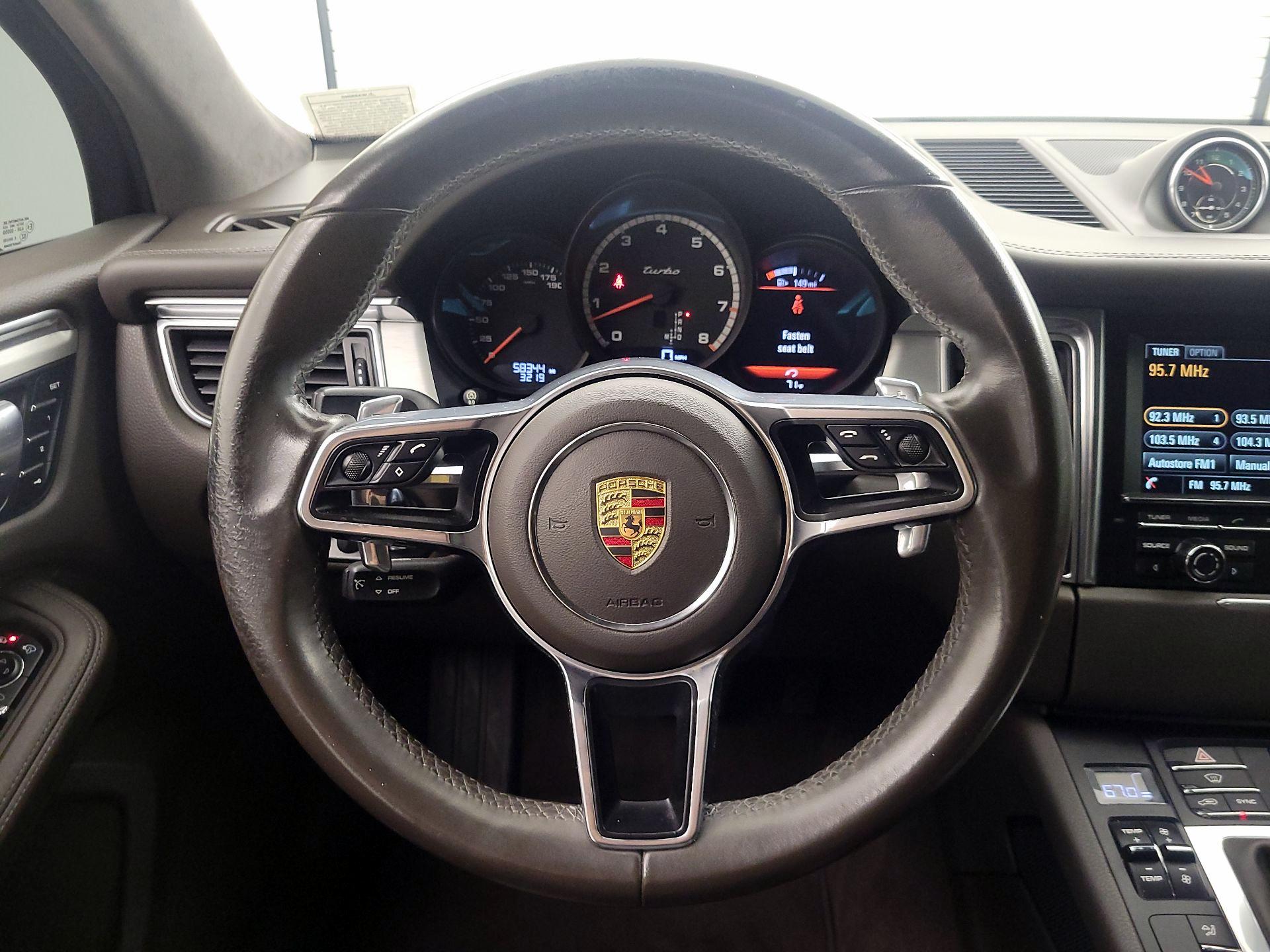 Thumbnail: 2016 Porsche Macan - 10